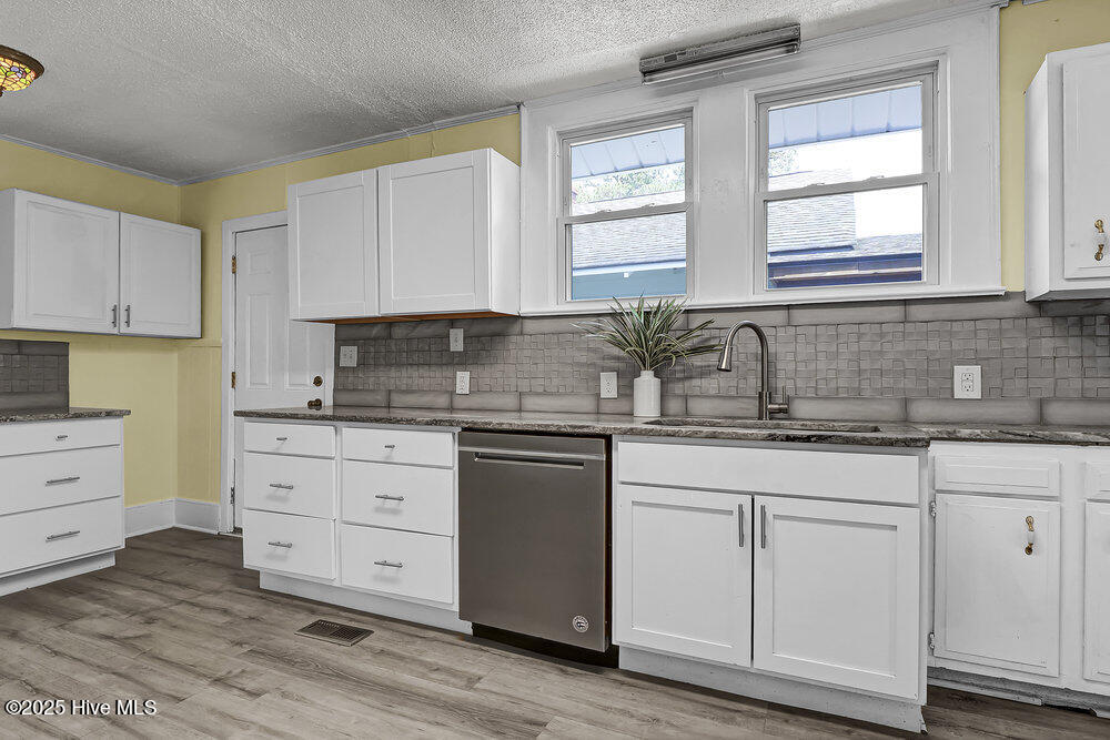 1912 Nun Street Property Photo 13