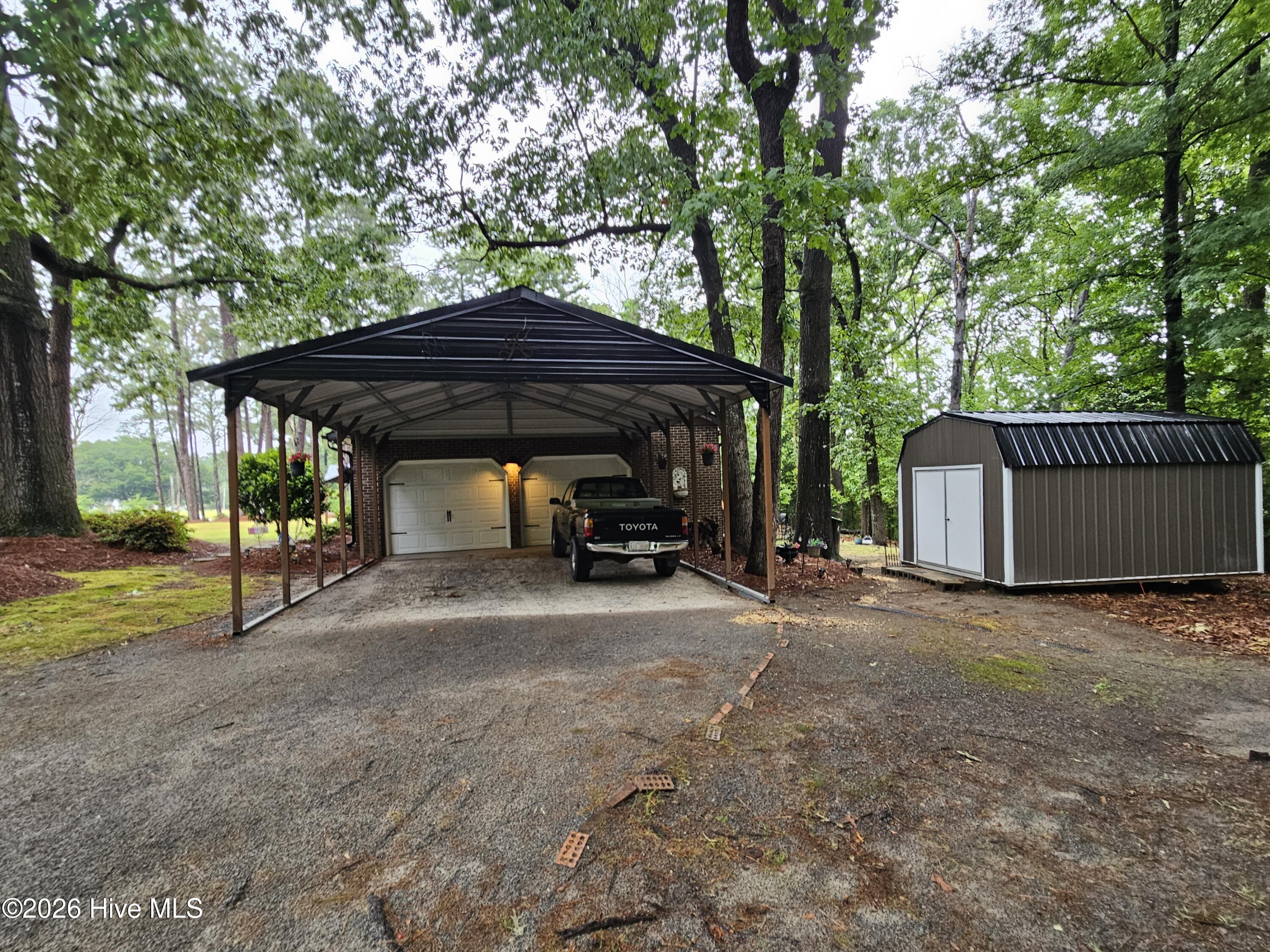 301 Fork Lake Drive Property Photo 10