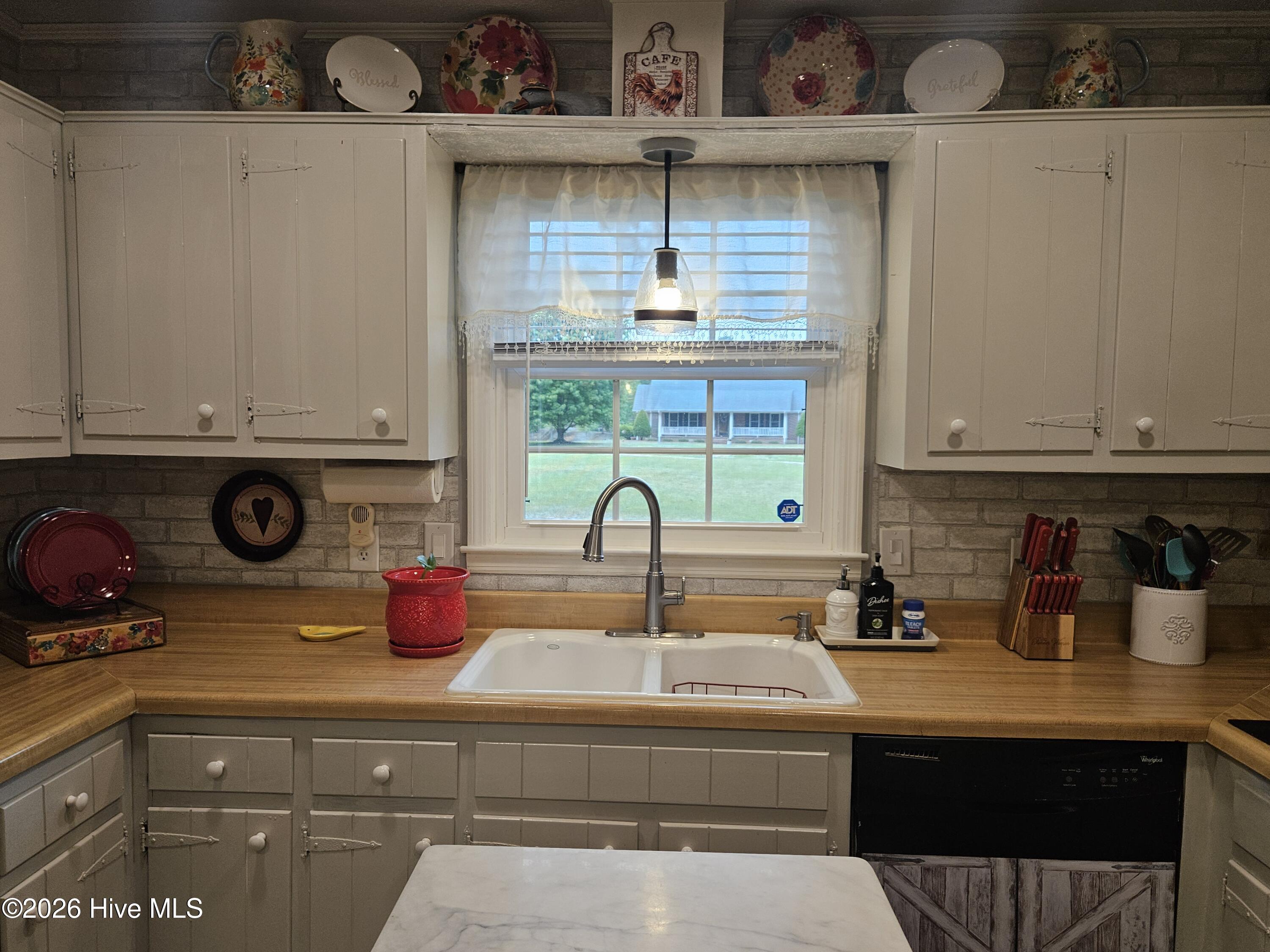 301 Fork Lake Drive Property Photo 25