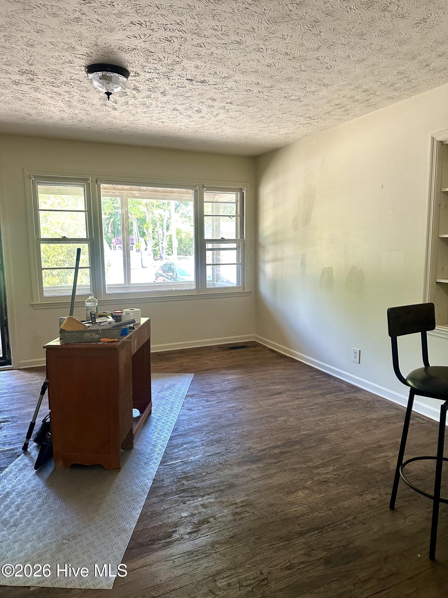 109 W Chestnut Street Property Photo 5