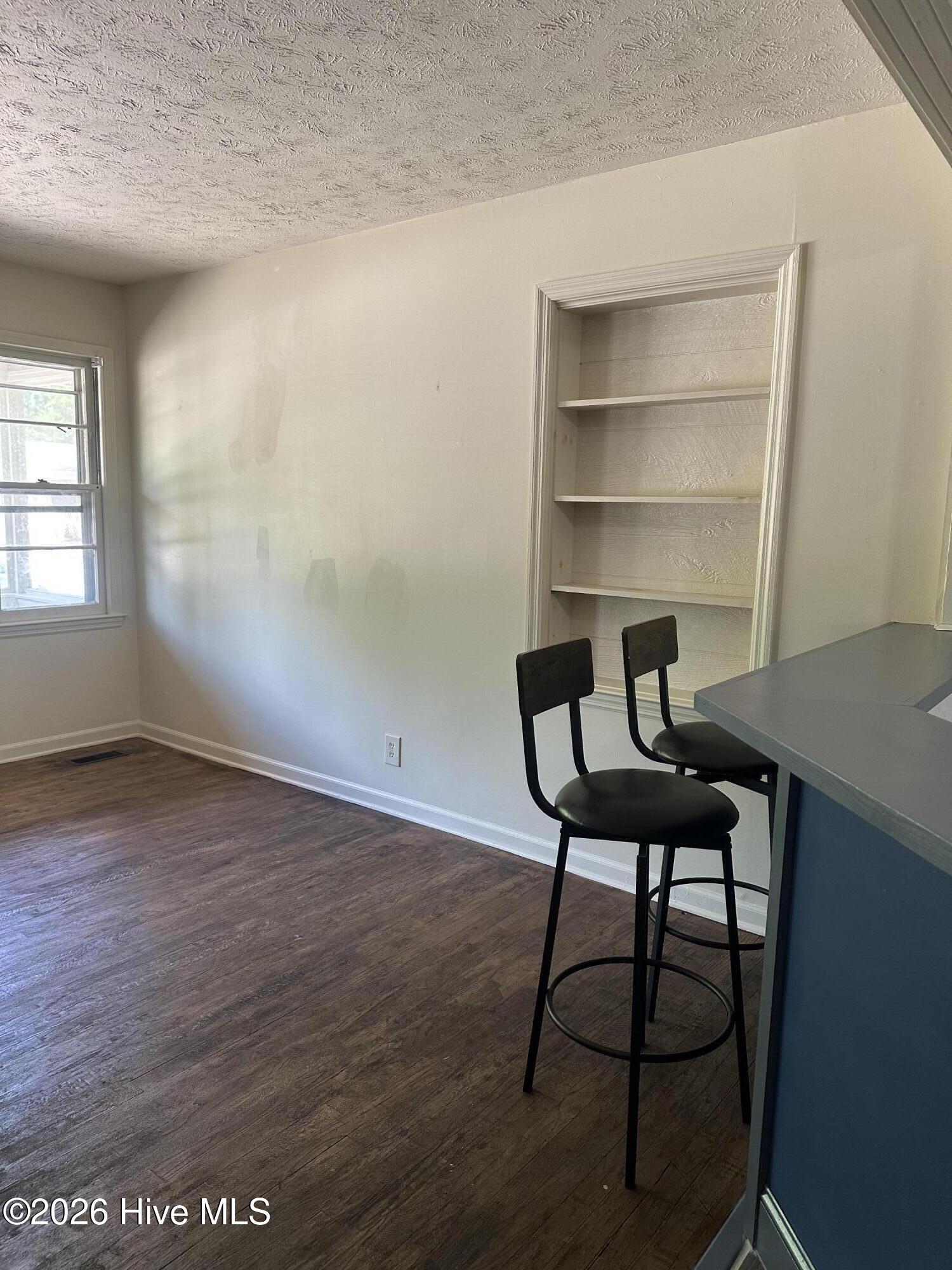 109 W Chestnut Street Property Photo 6