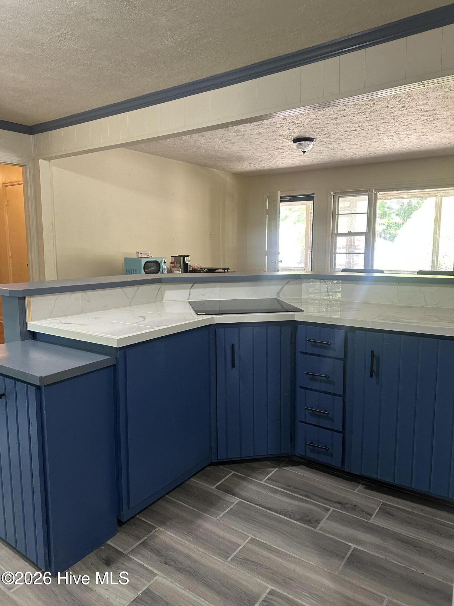 109 W Chestnut Street Property Photo 8