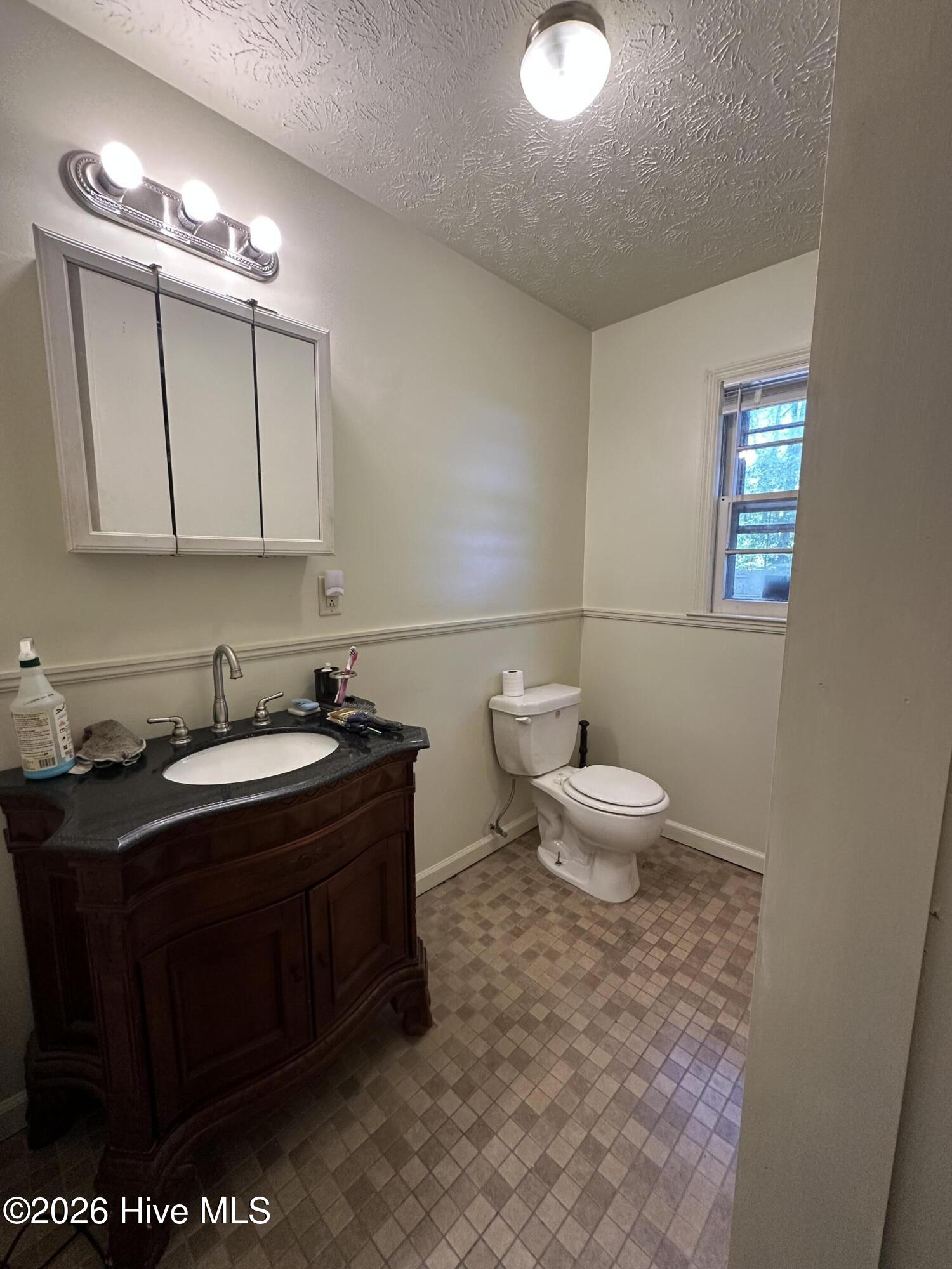 109 W Chestnut Street Property Photo 16