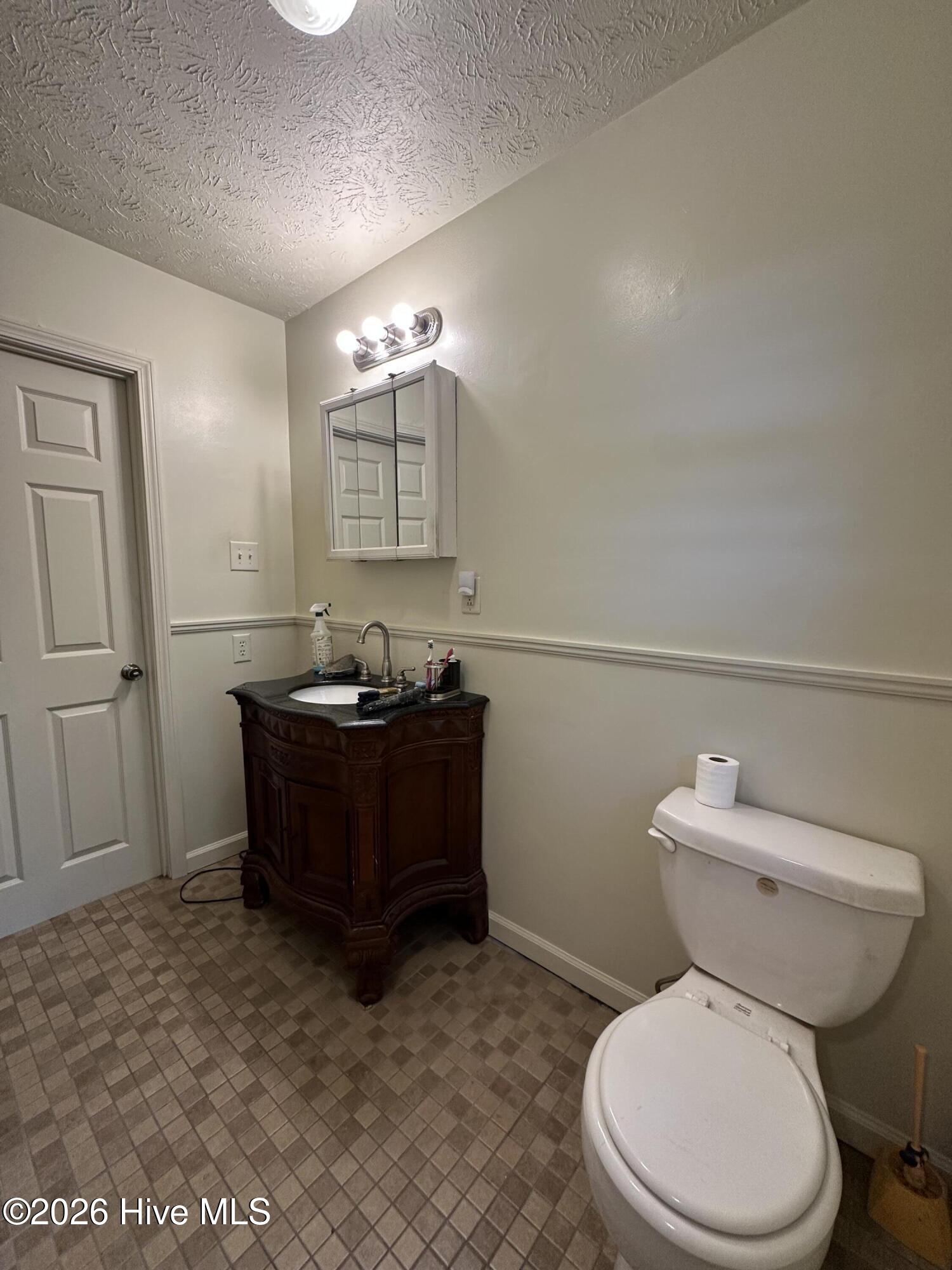 109 W Chestnut Street Property Photo 17