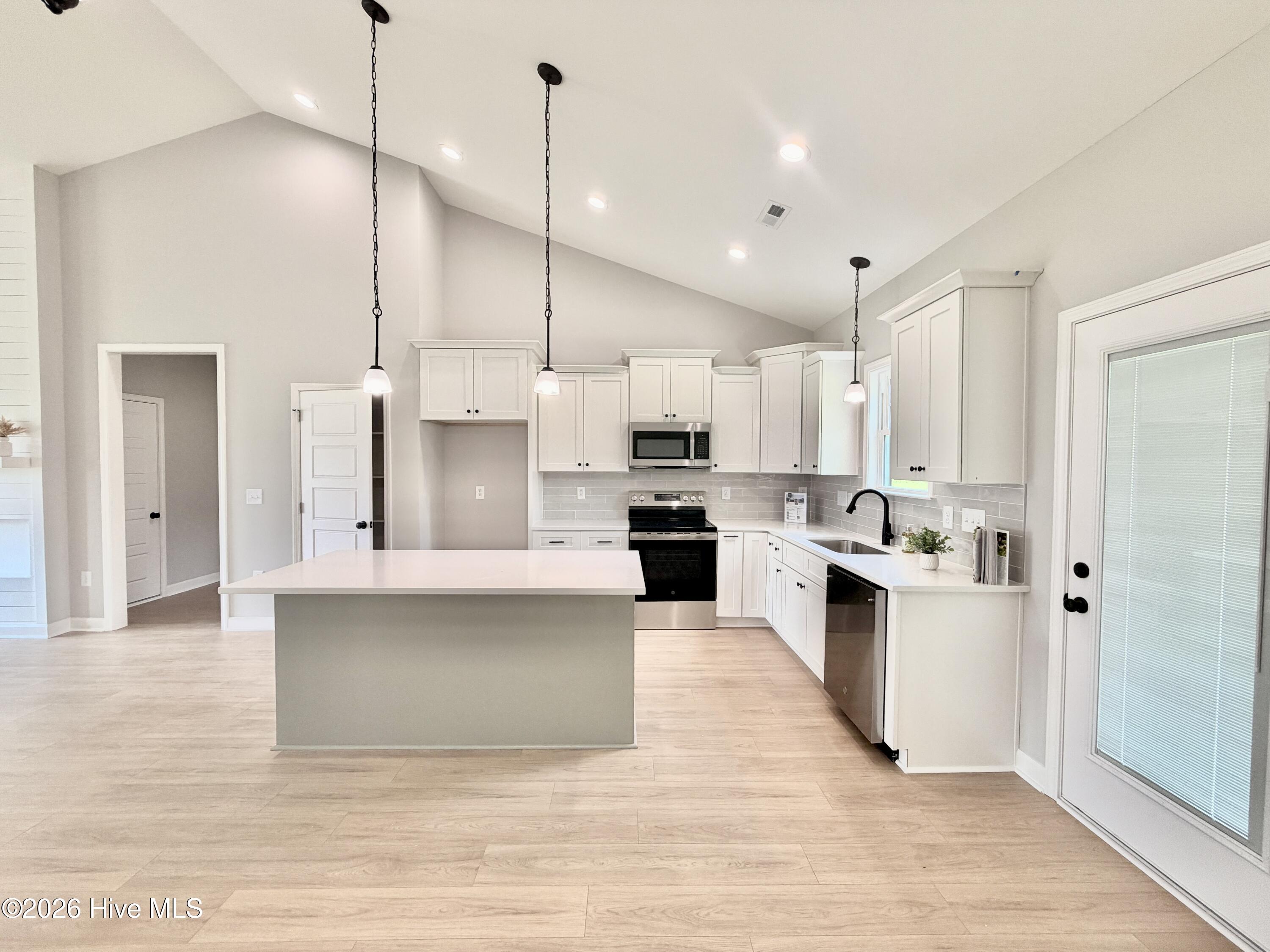 3794 Chatsworth Drive Property Photo 7