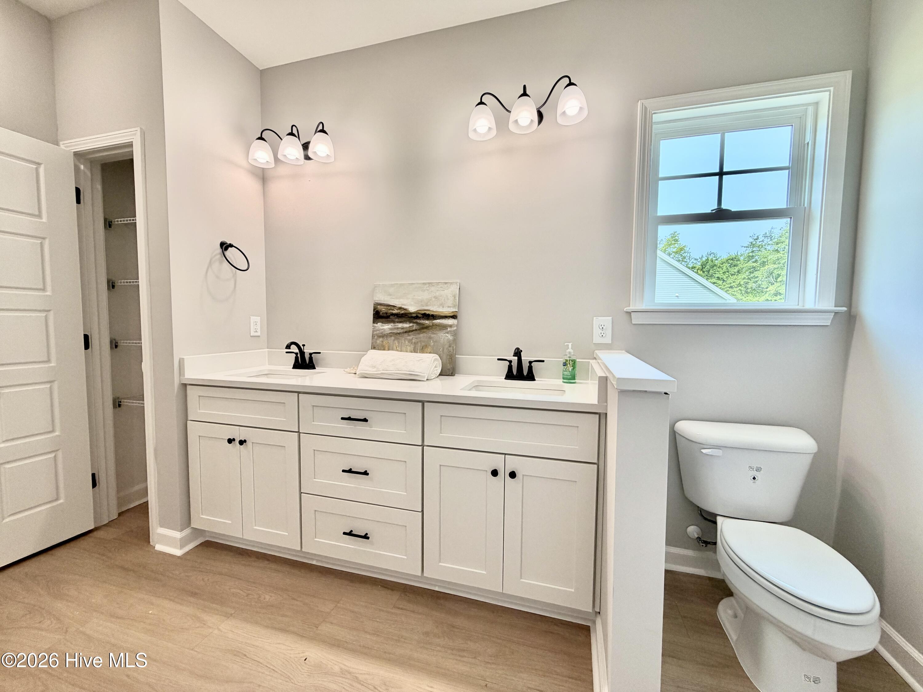 3794 Chatsworth Drive Property Photo 18