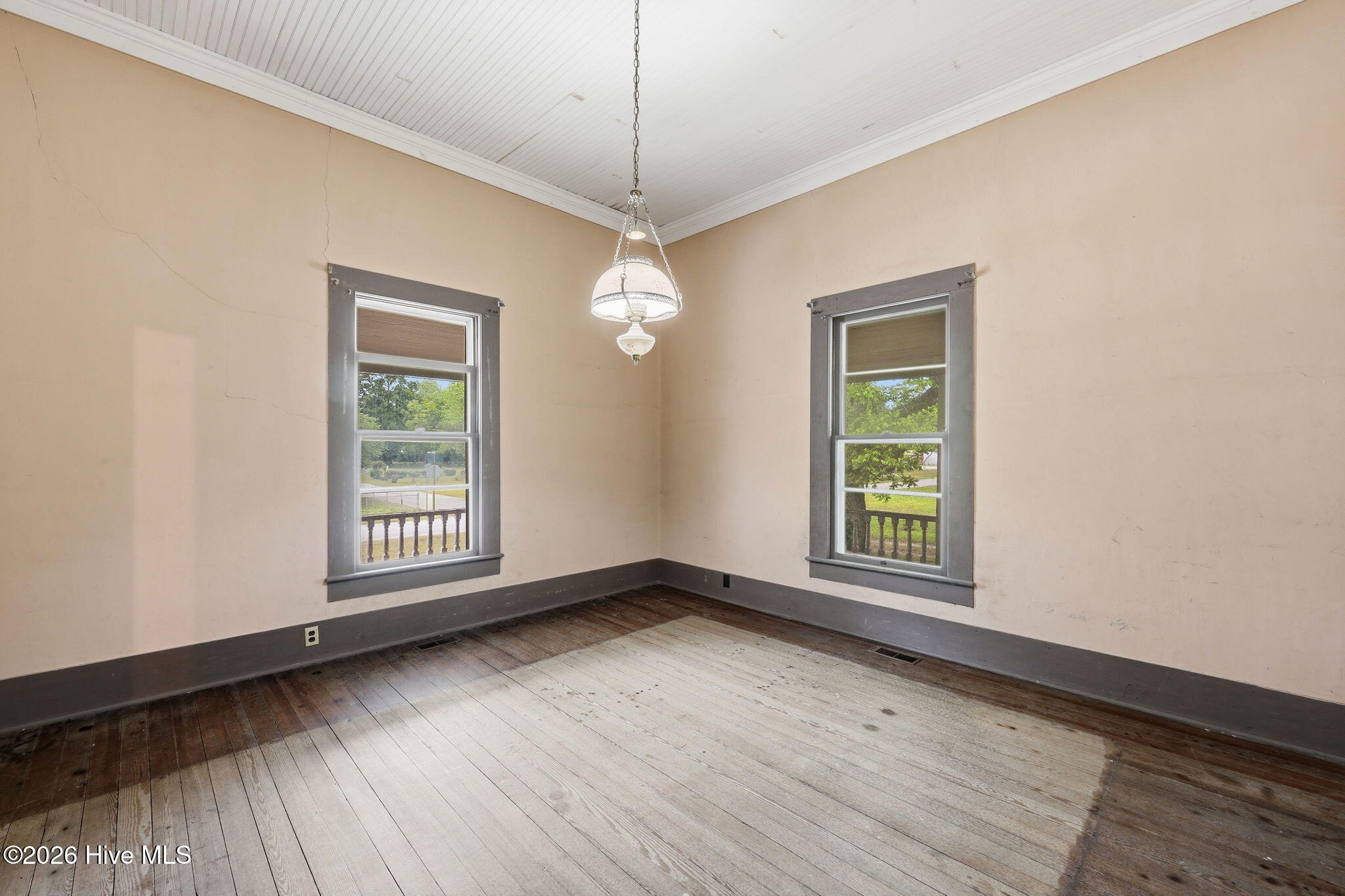 211 Pollock Street Property Photo 19