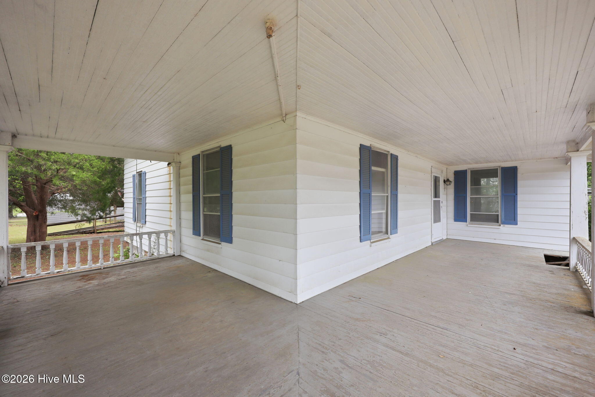 211 Pollock Street Property Photo 29