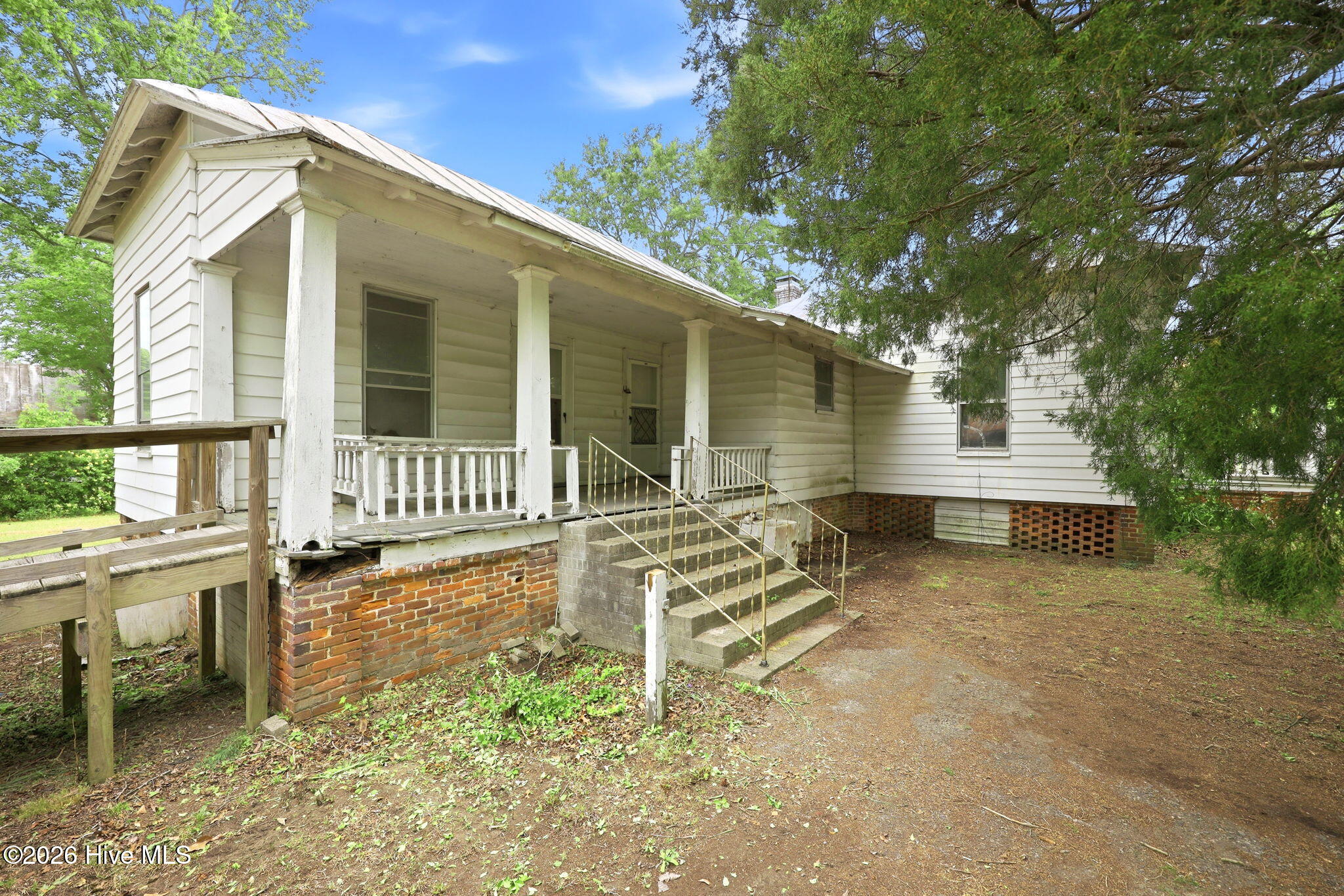 211 Pollock Street Property Photo 33