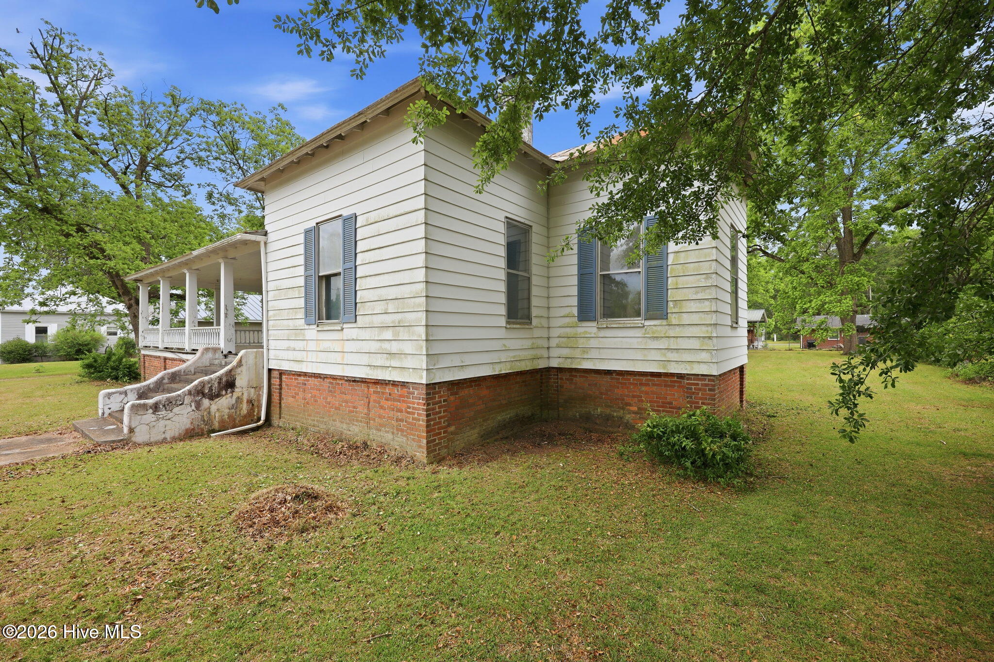 211 Pollock Street Property Photo 39