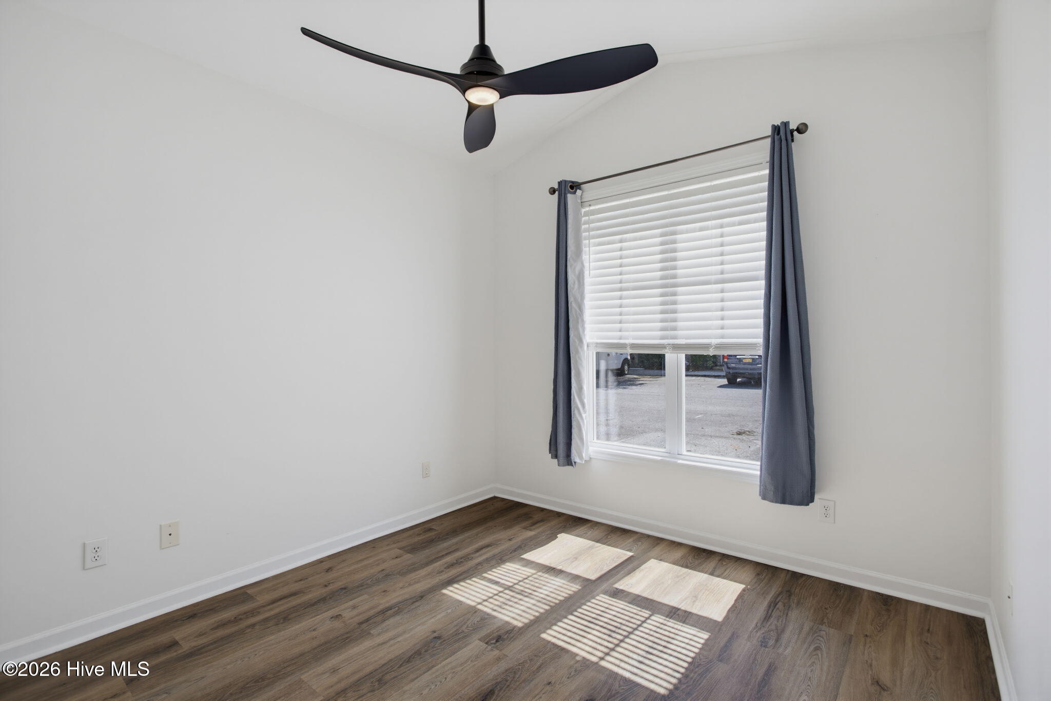 5605 Moss Vine Place 11 Property Photo 12