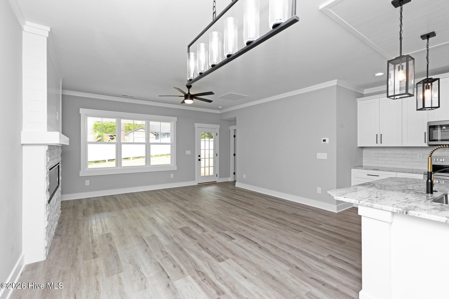410 Summit Street Property Photo 8