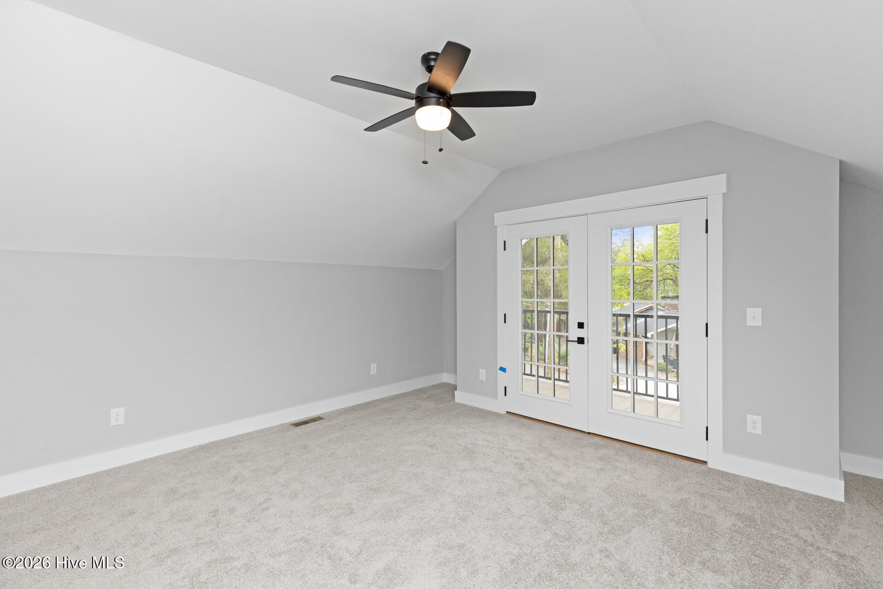 410 Summit Street Property Photo 32
