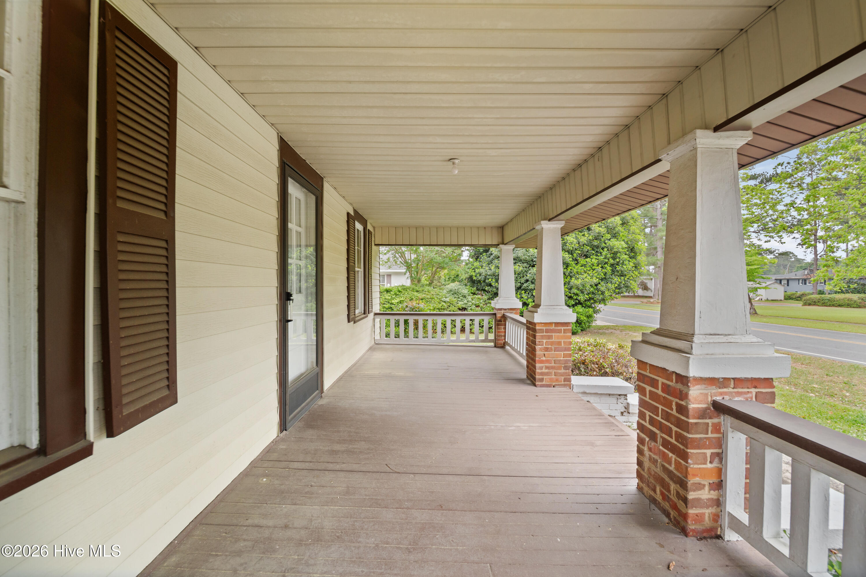 203 E Clinton Street Property Photo 4
