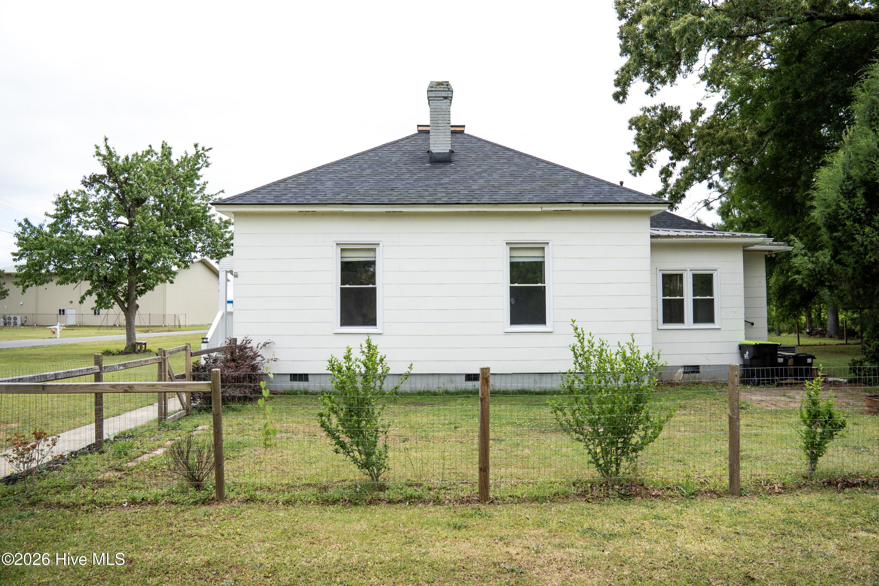 902 Jenkins Avenue Property Photo 3