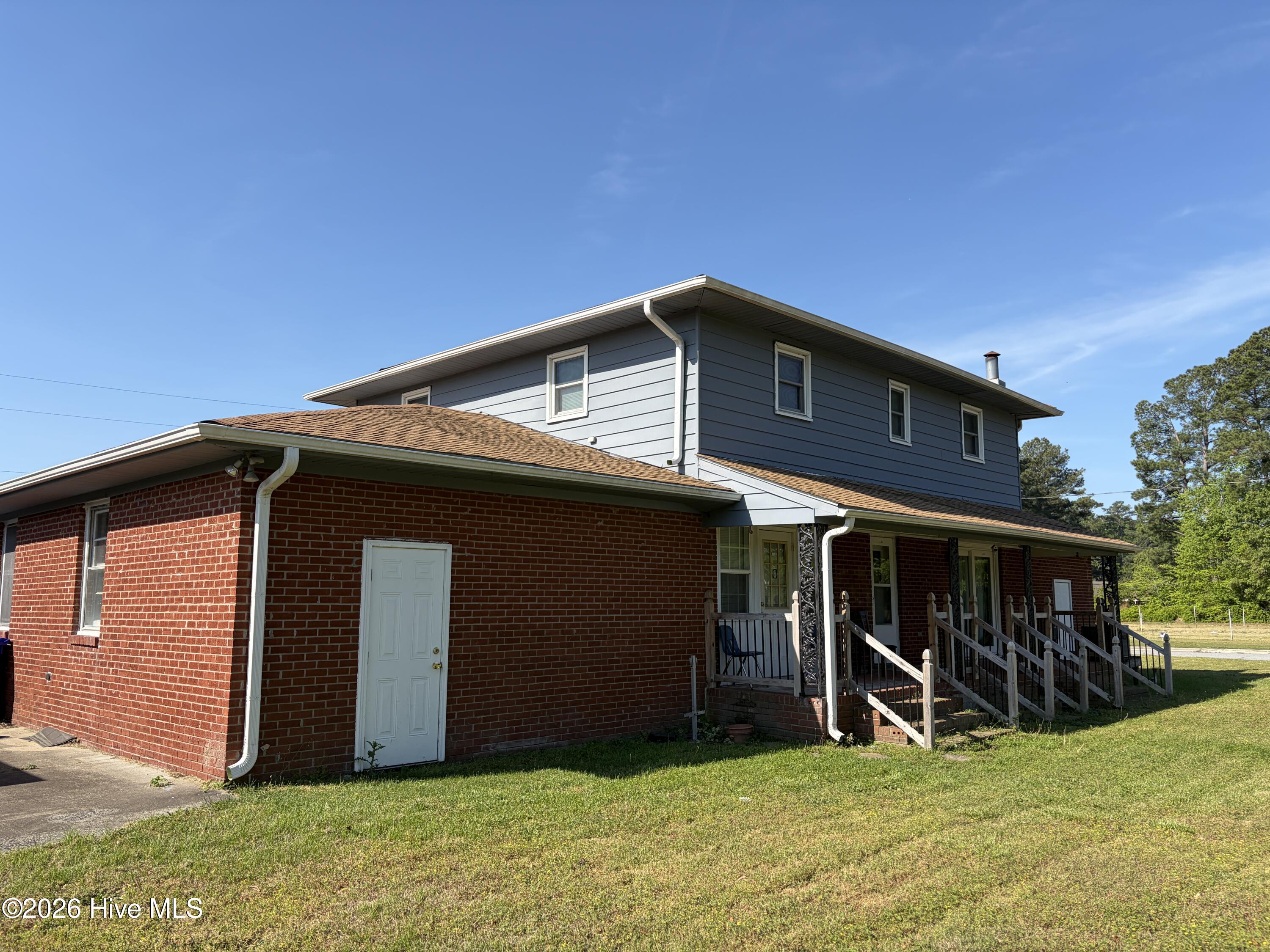 310 Greenfield Boulevard Property Photo 6
