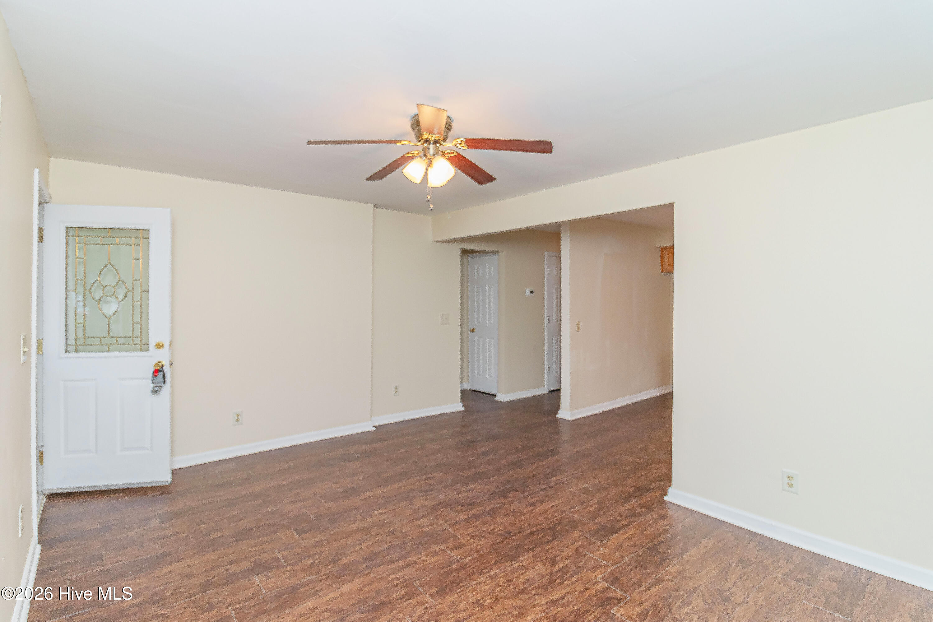 213 Oak Street Property Photo 5