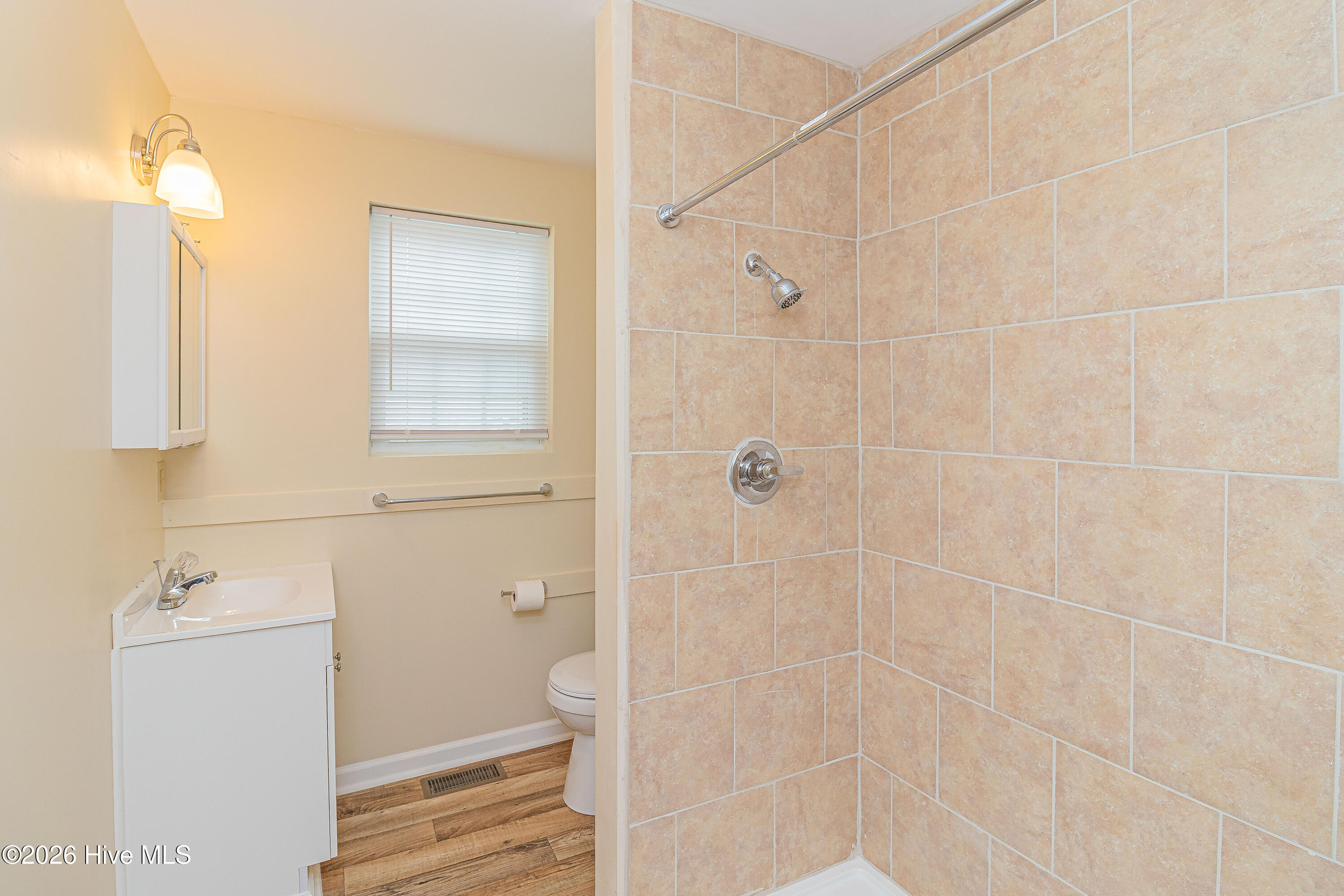213 Oak Street Property Photo 10