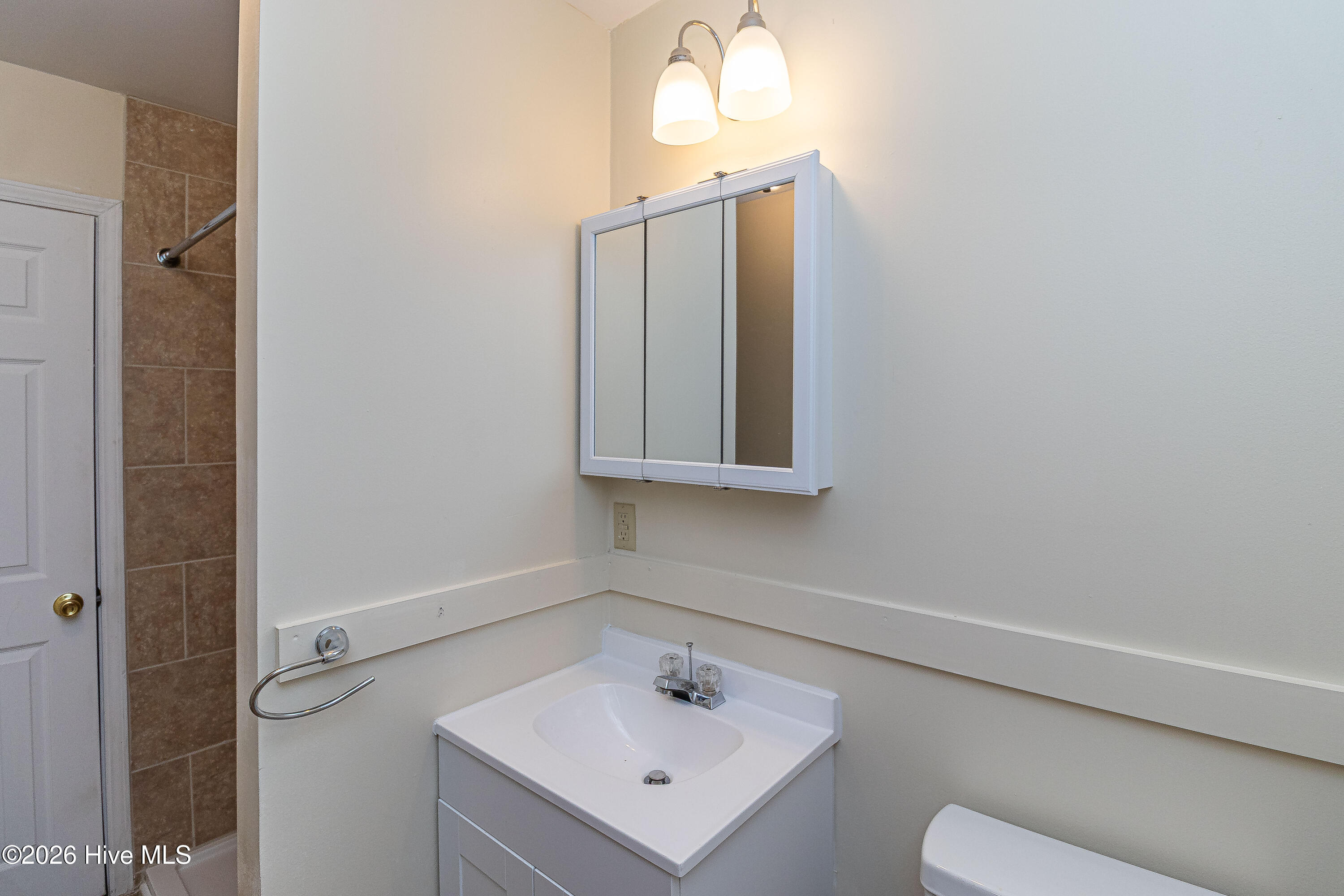 213 Oak Street Property Photo 14