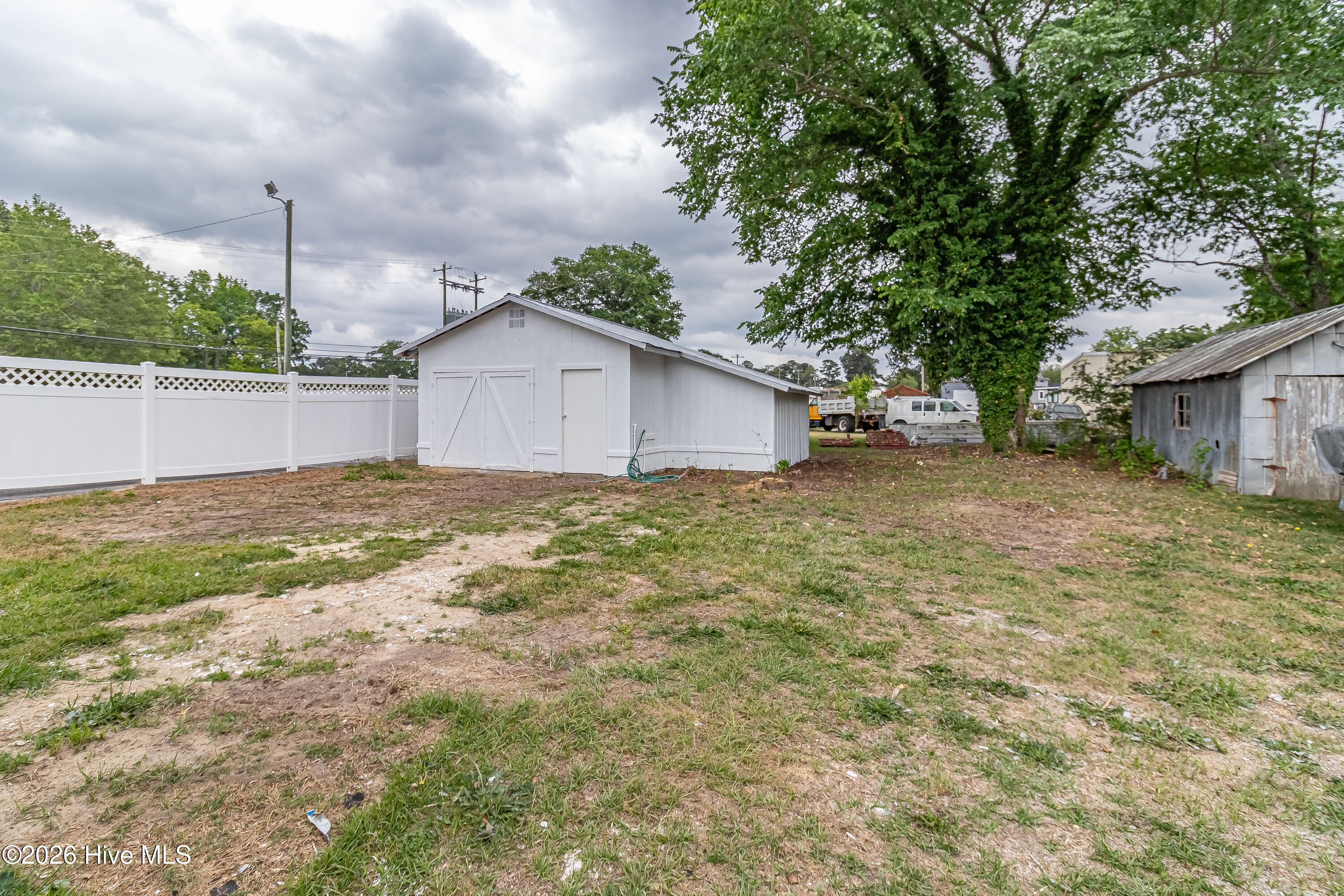 213 Oak Street Property Photo 18