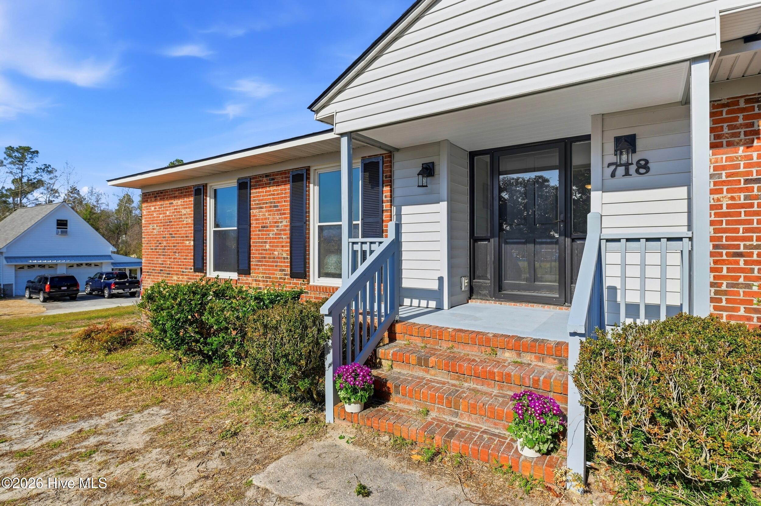 718 Hughes Road Property Photo 4