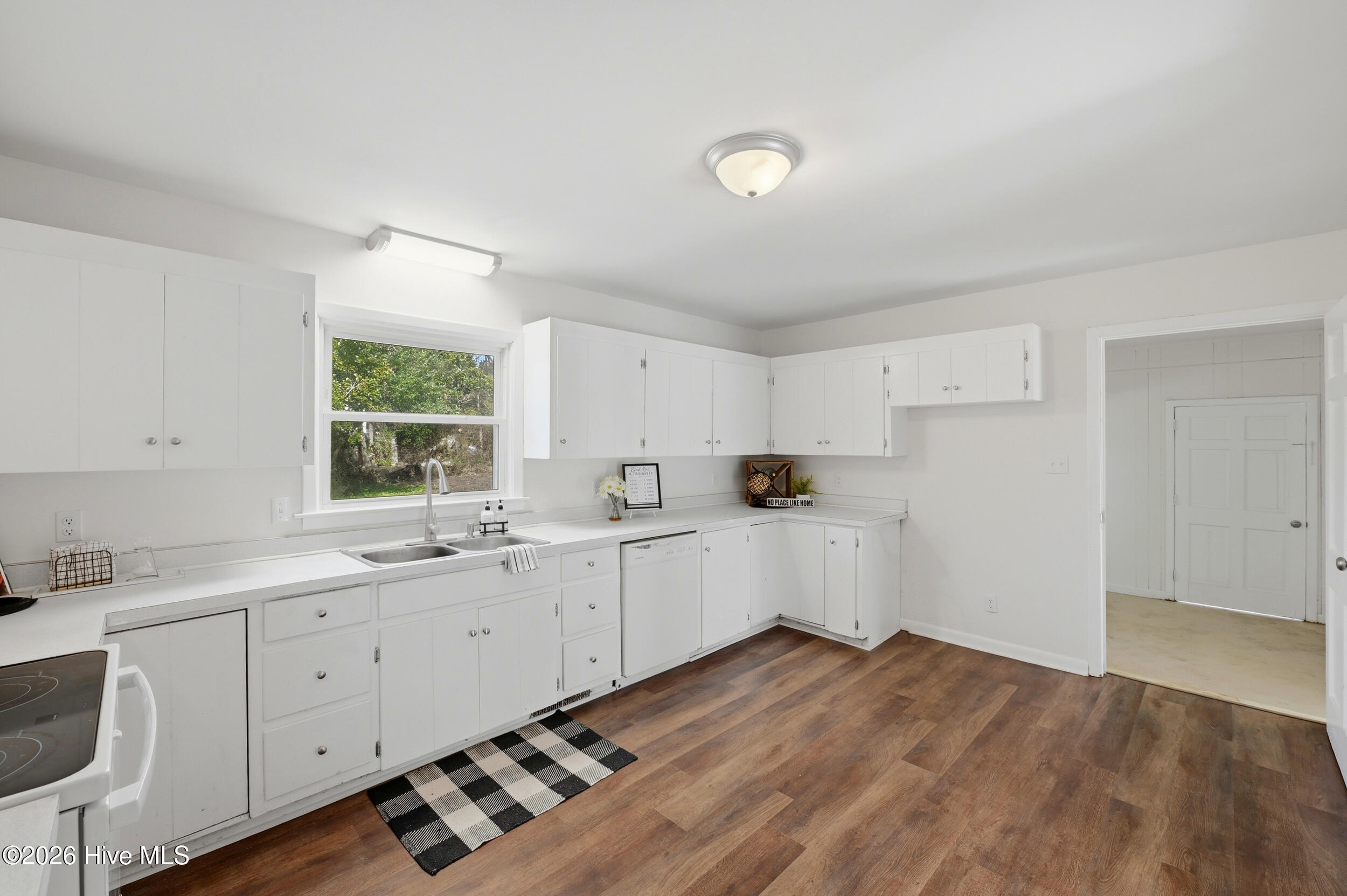 718 Hughes Road Property Photo 16