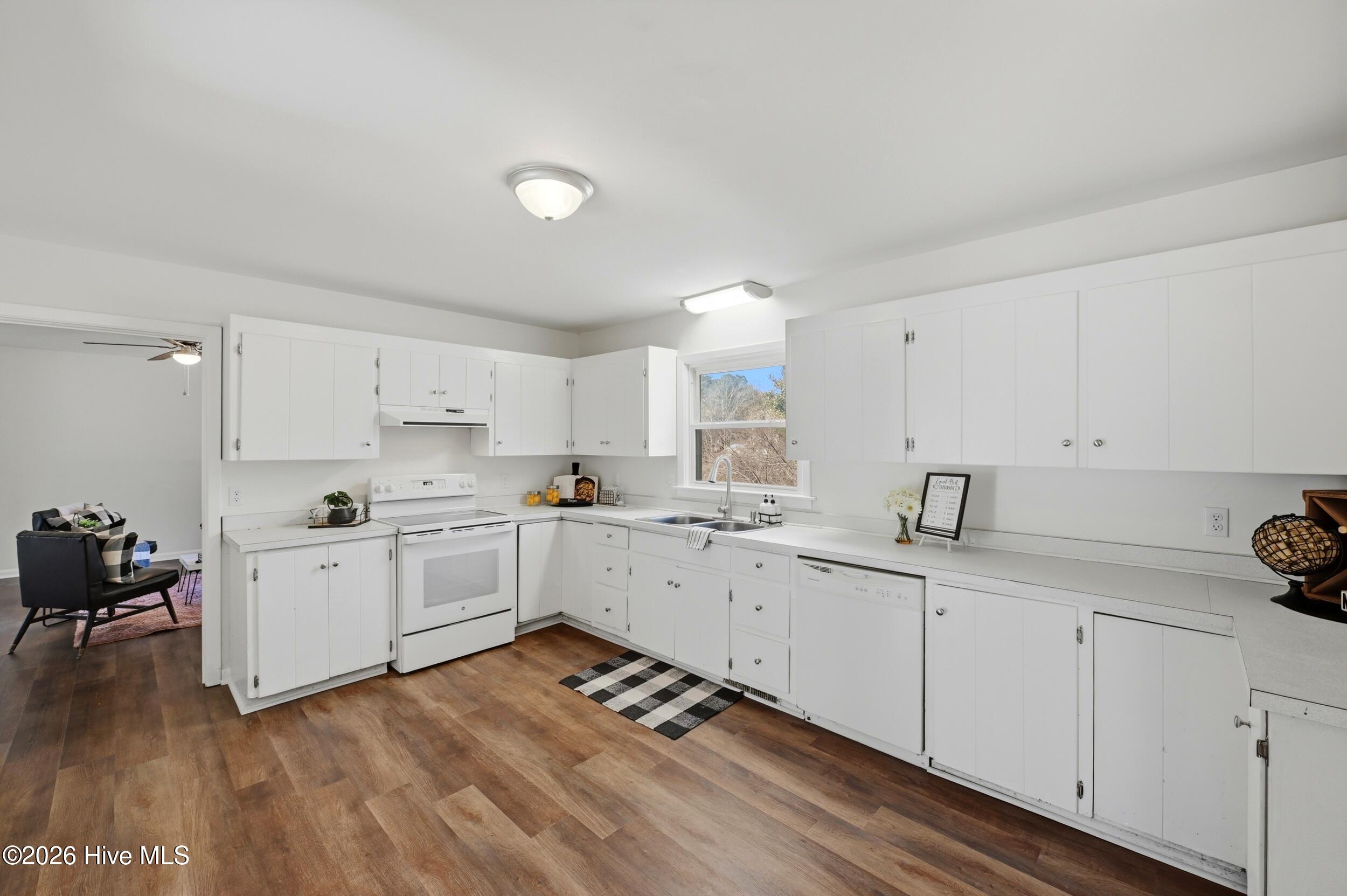 718 Hughes Road Property Photo 19
