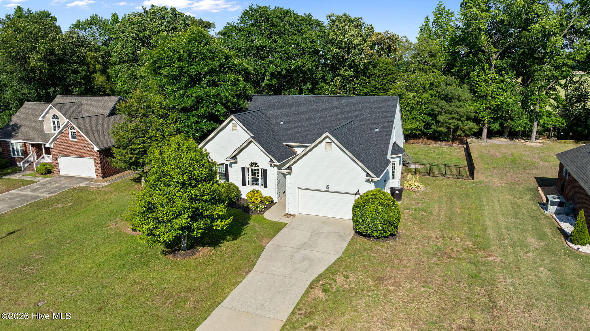 210 Creekside Drive Property Photo 2