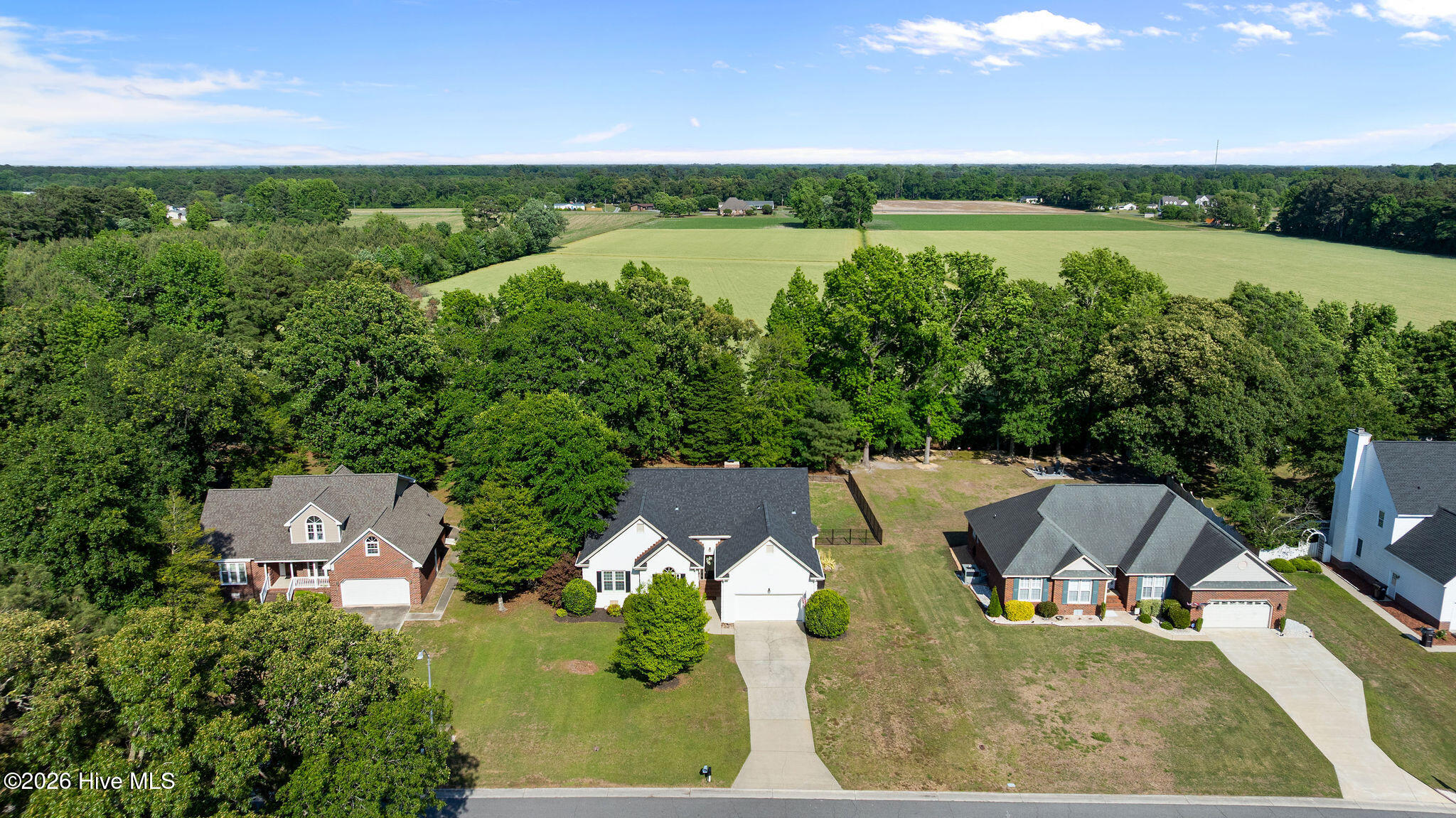 210 Creekside Drive Property Photo 3