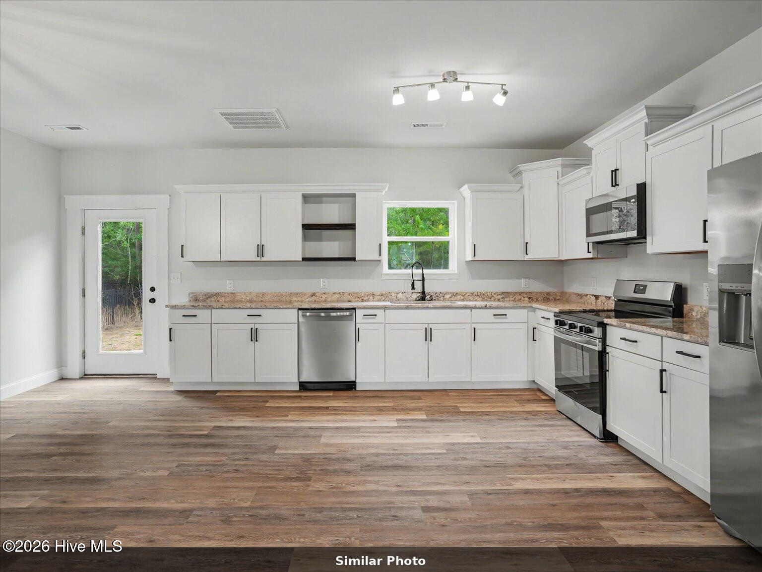 504 Saratoga Road Property Photo 3