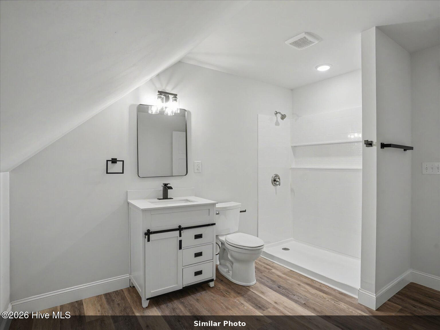 504 Saratoga Road Property Photo 9