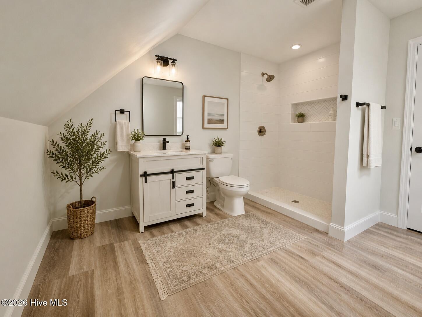 504 Saratoga Road Property Photo 10