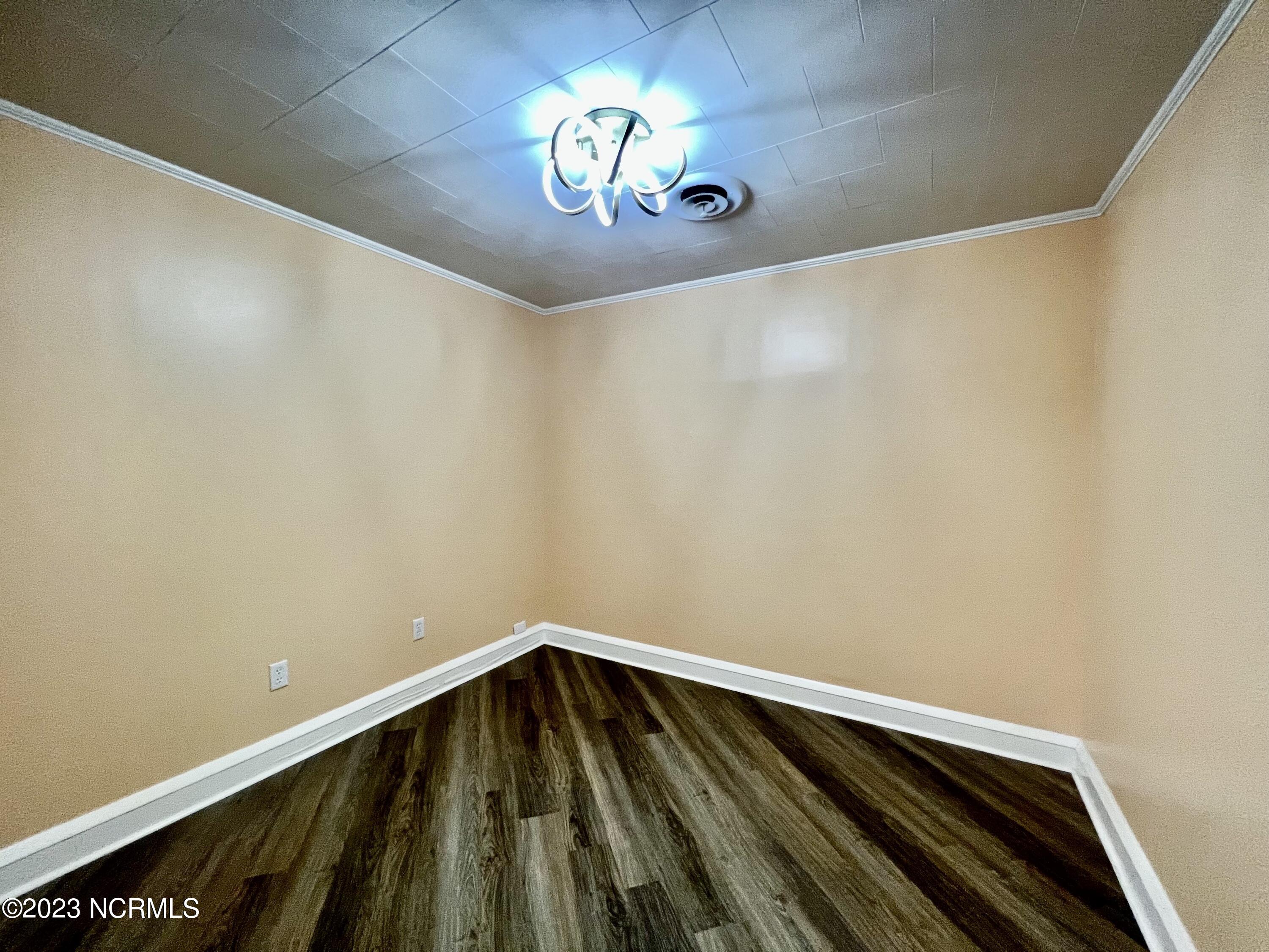 8 Front Street Property Photo 6