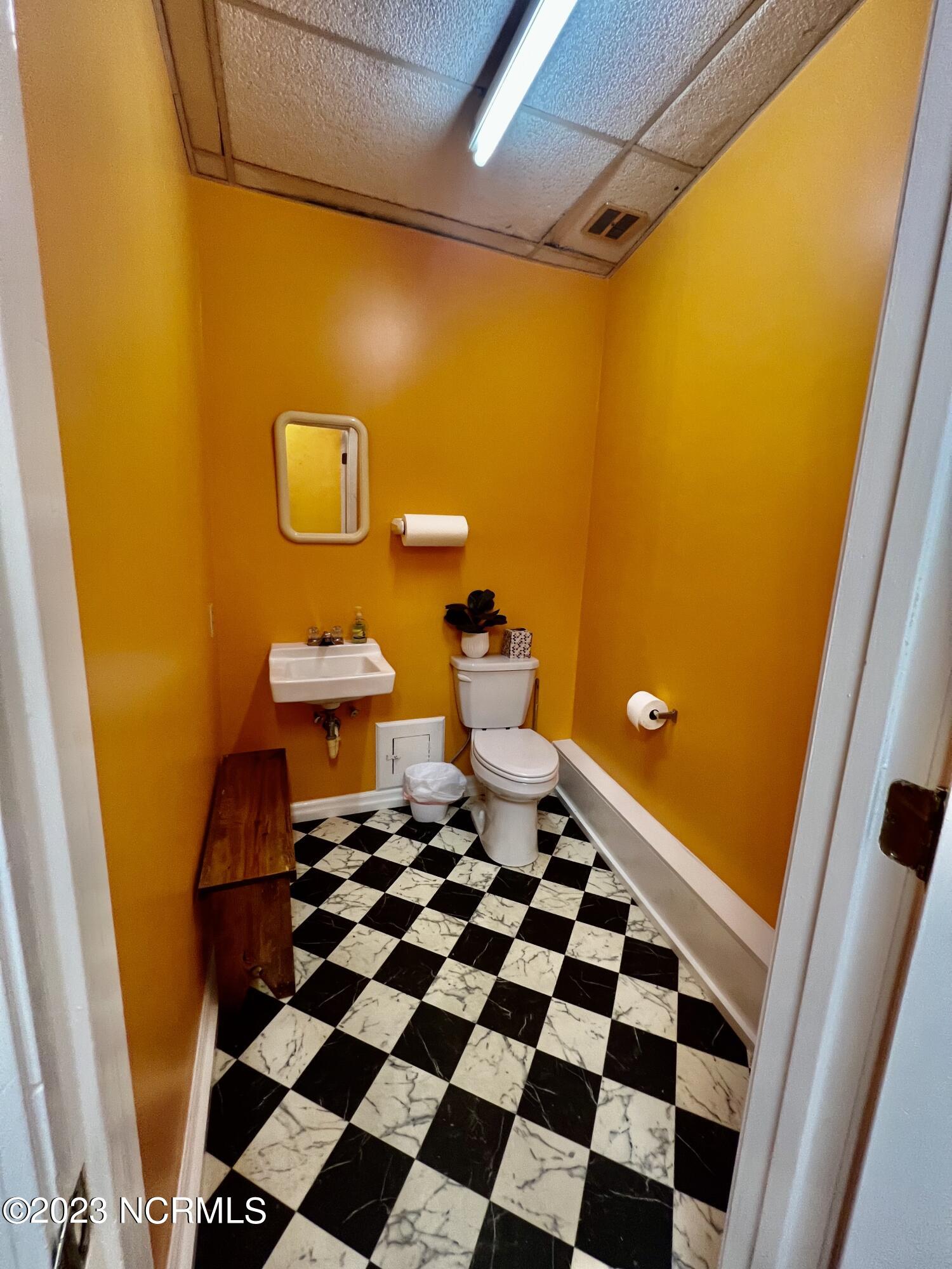8 Front Street Property Photo 10