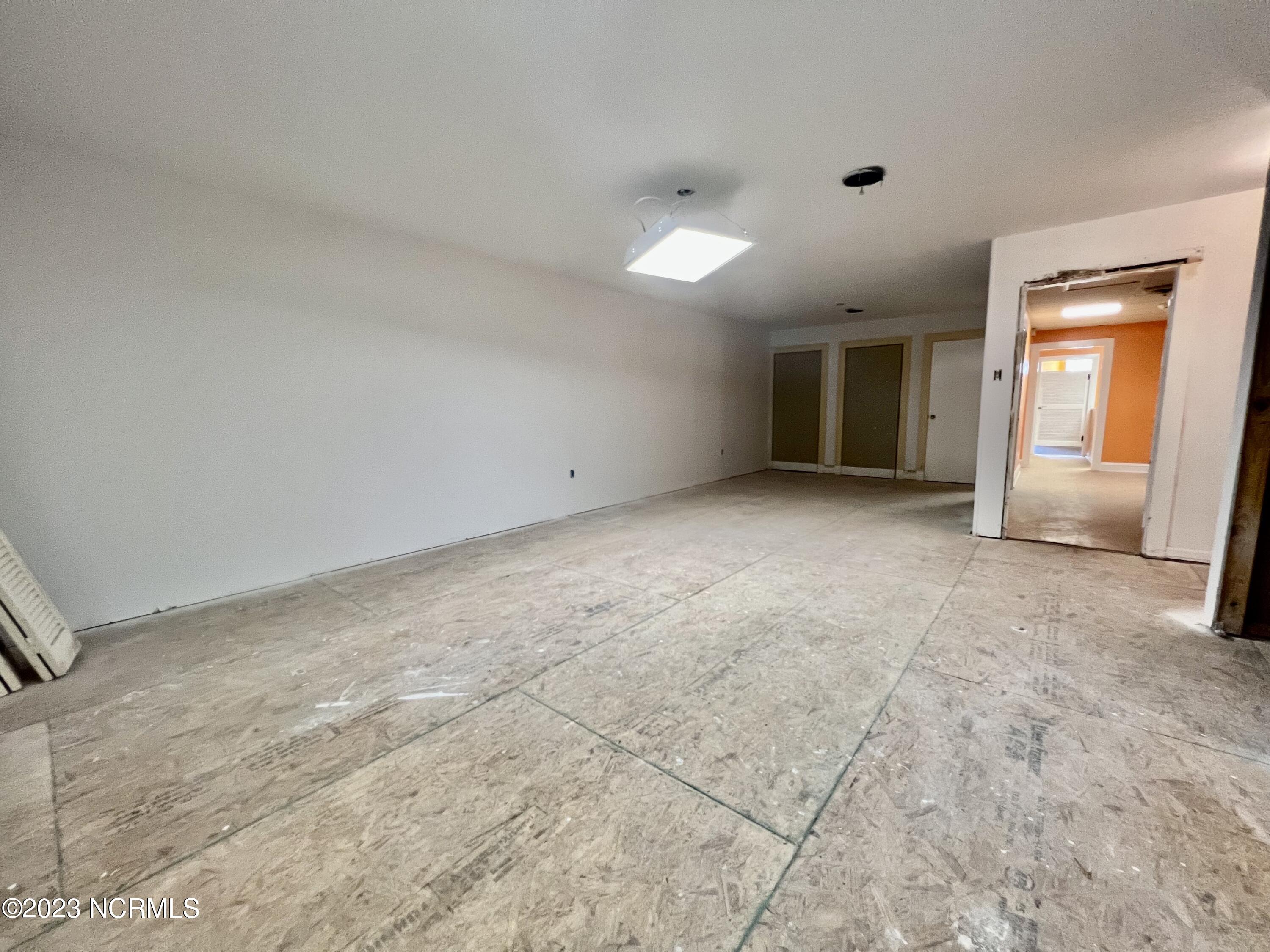 8 Front Street Property Photo 16