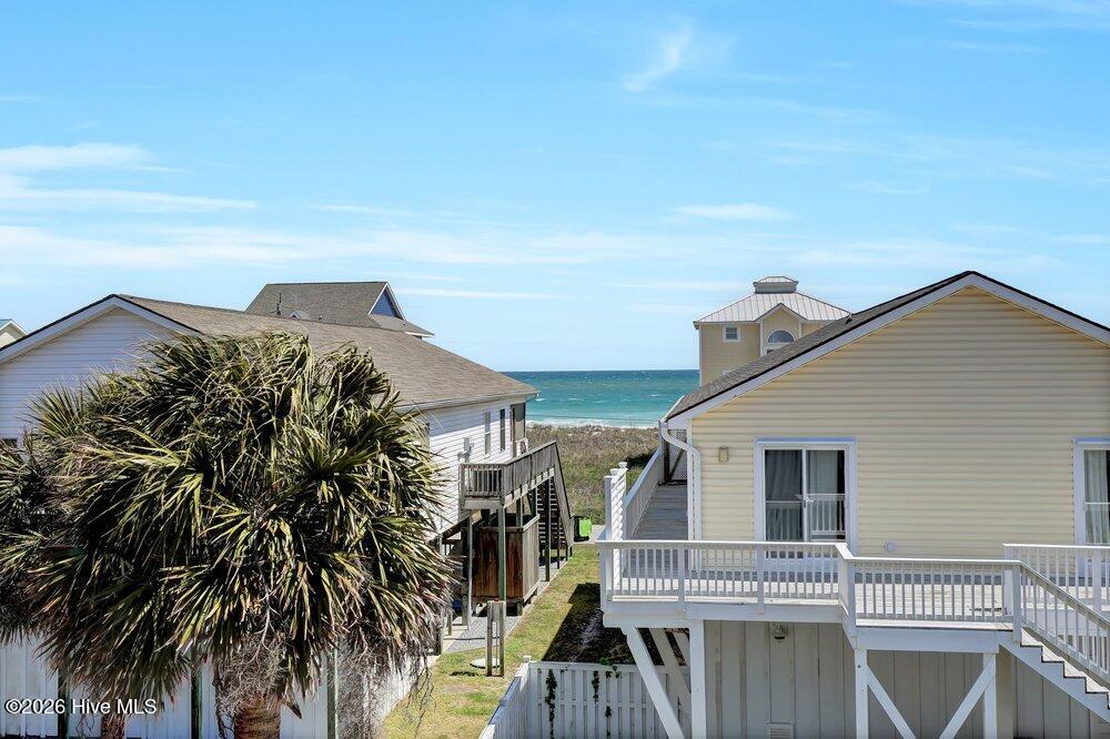 2416 Island Drive Property Photo 4
