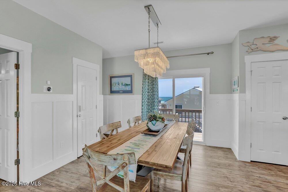 2416 Island Drive Property Photo 8