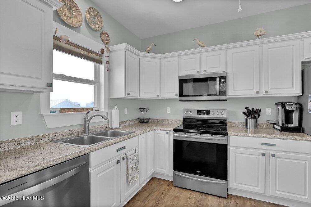 2416 Island Drive Property Photo 10