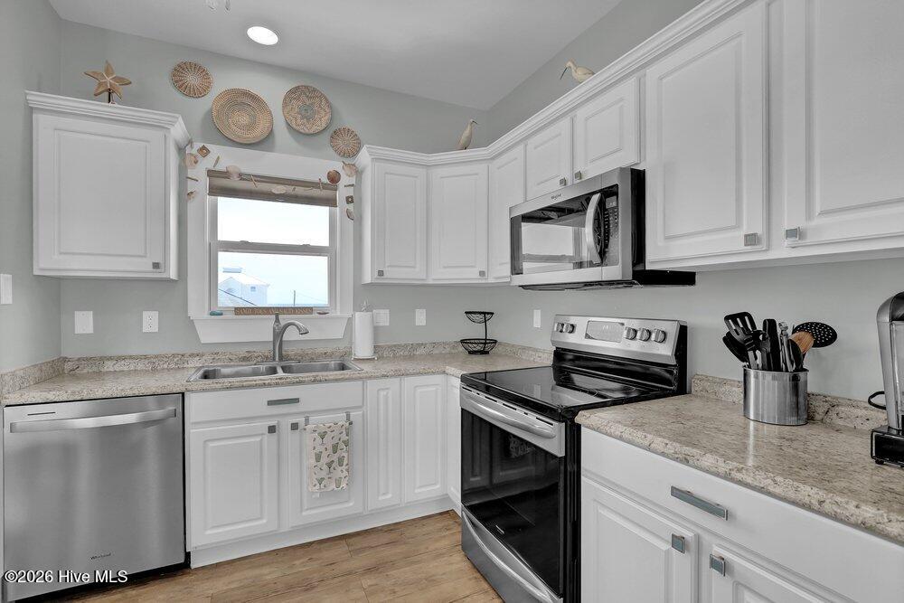 2416 Island Drive Property Photo 11