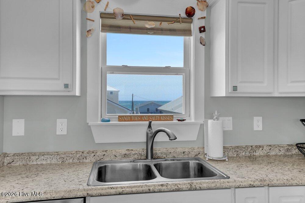 2416 Island Drive Property Photo 12