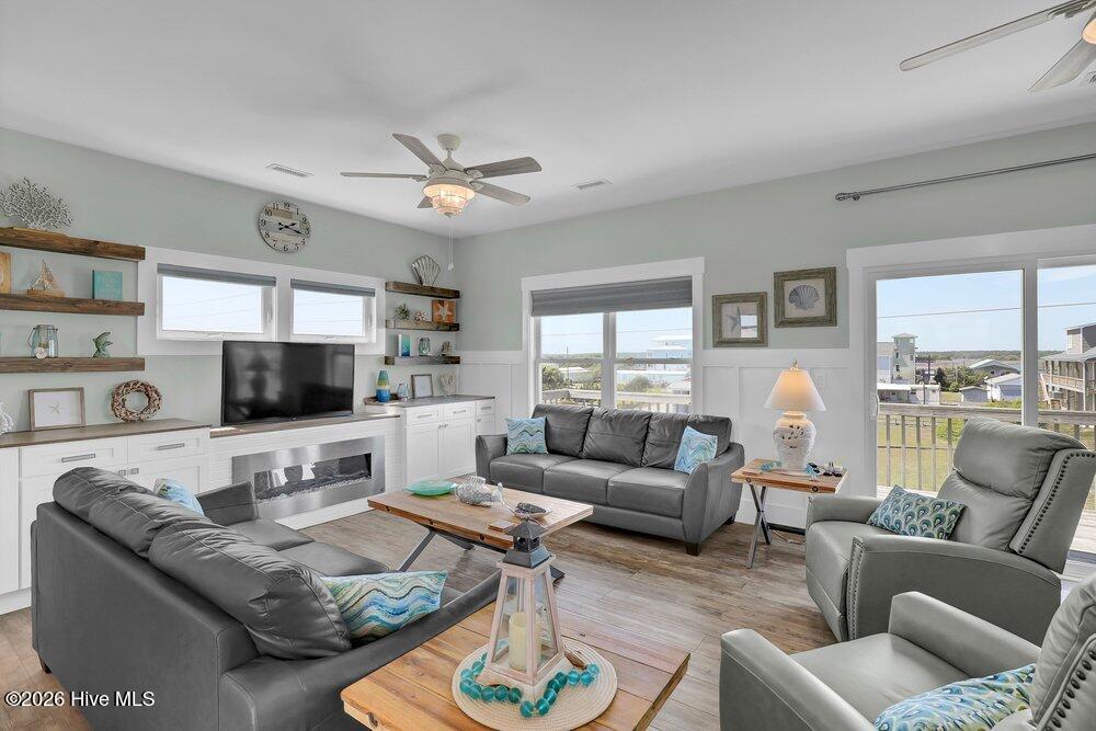 2416 Island Drive Property Photo 15