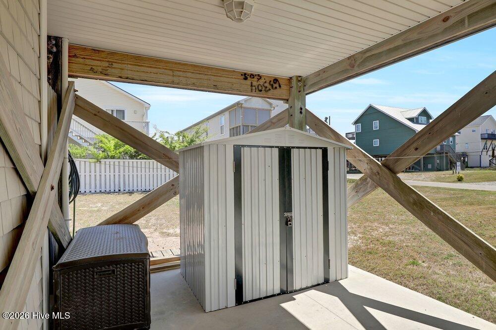 2416 Island Drive Property Photo 39