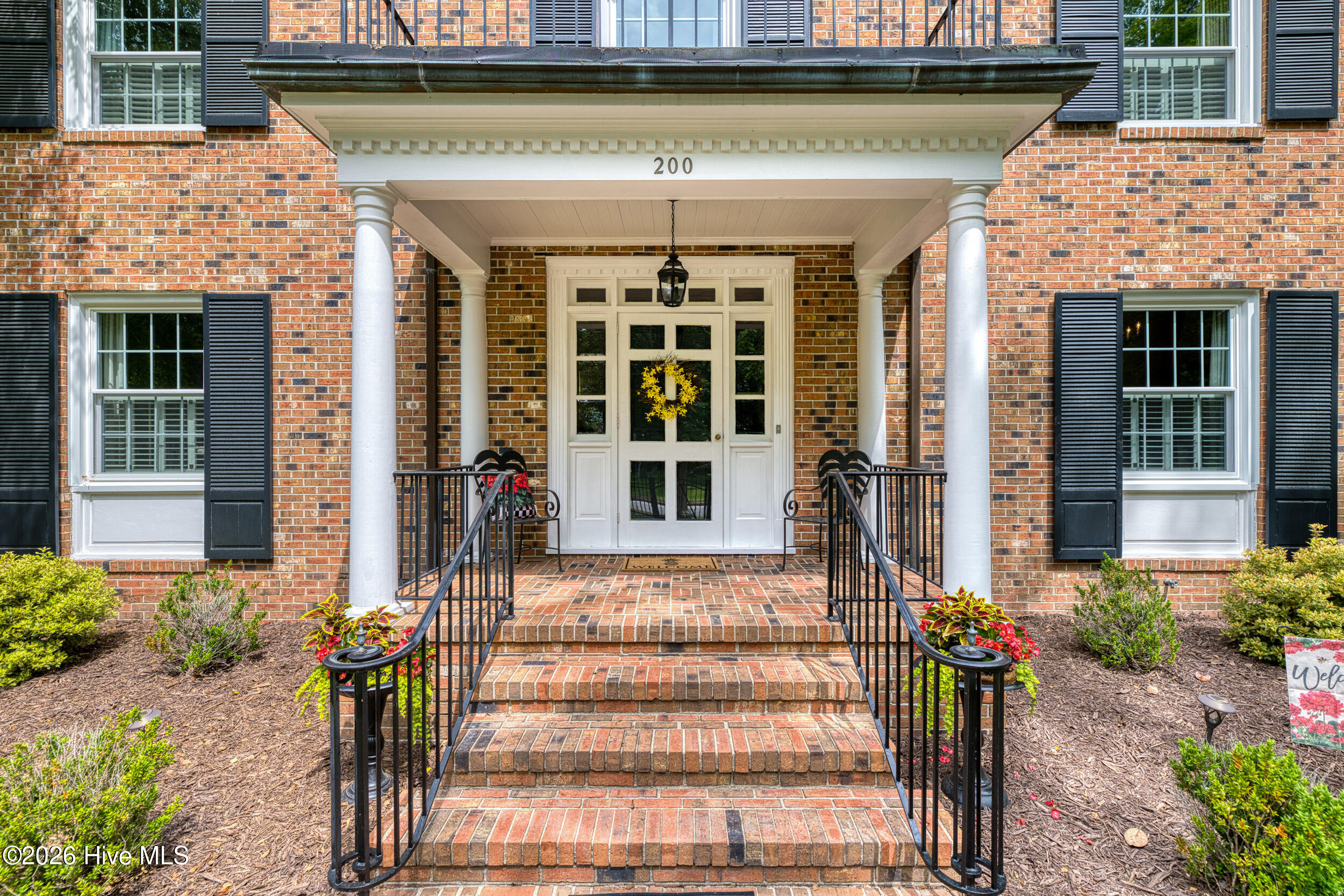 200 E Park Avenue Property Photo 3