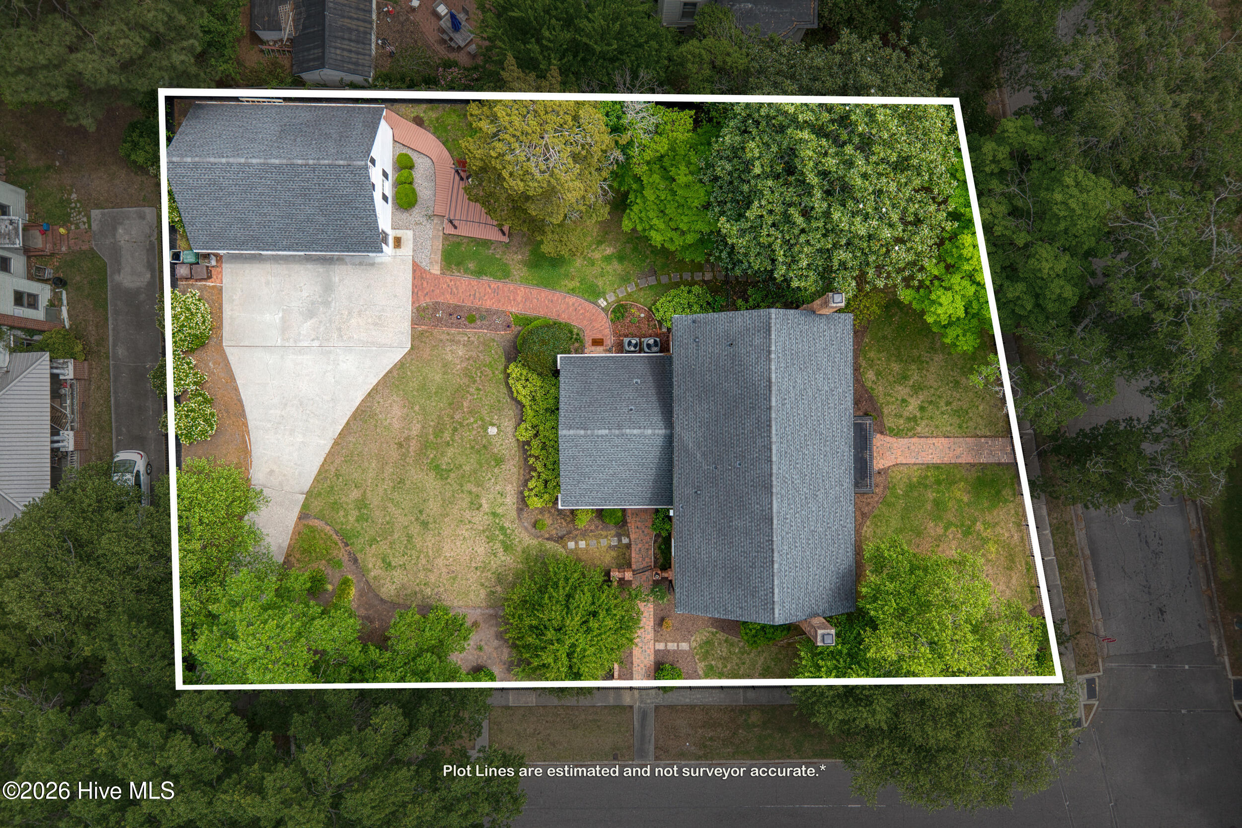 200 E Park Avenue Property Photo 4
