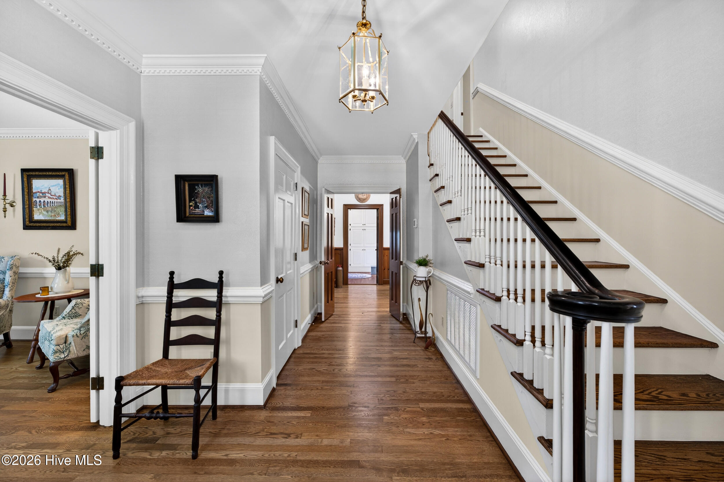 200 E Park Avenue Property Photo 5