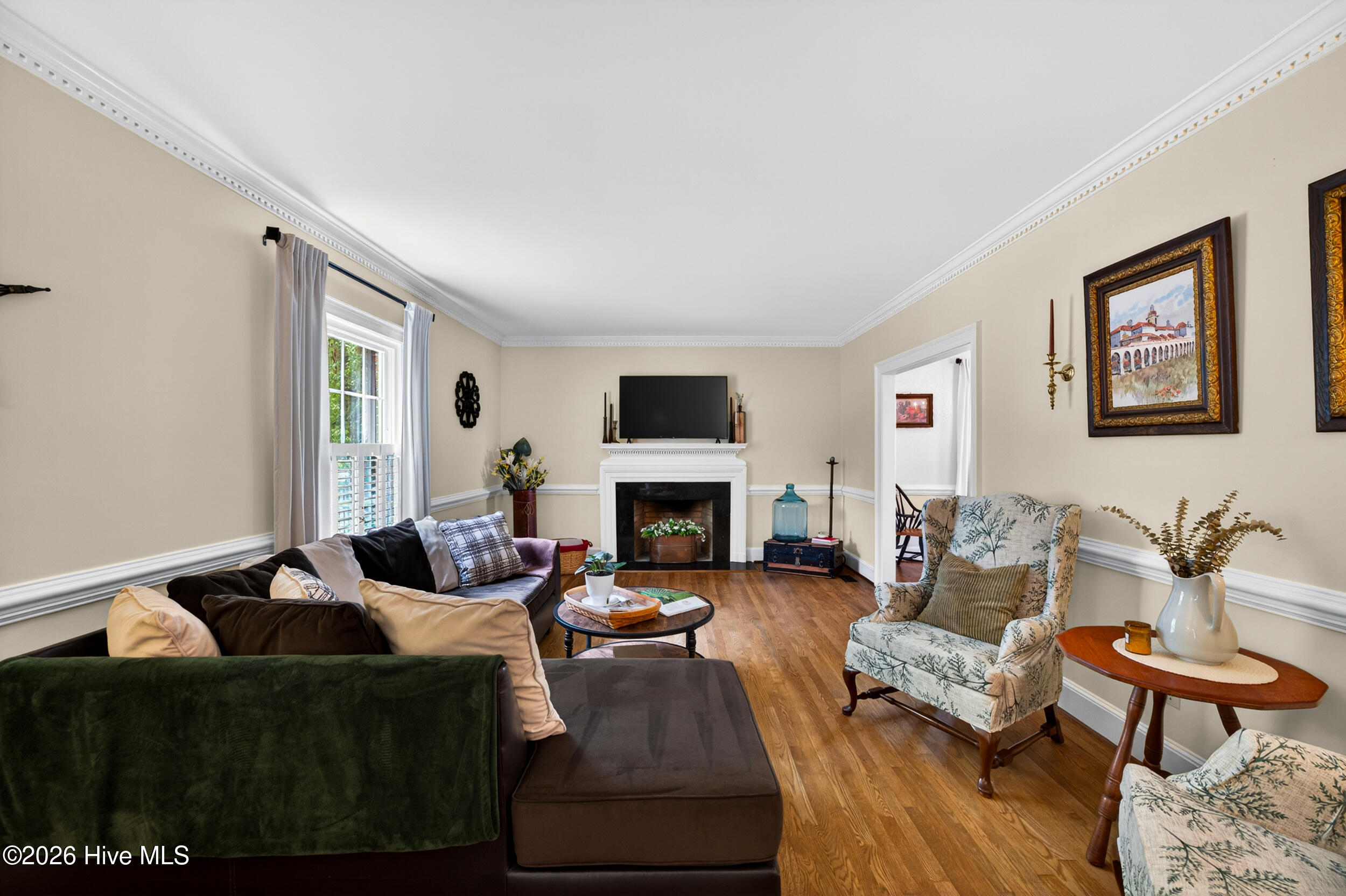 200 E Park Avenue Property Photo 6