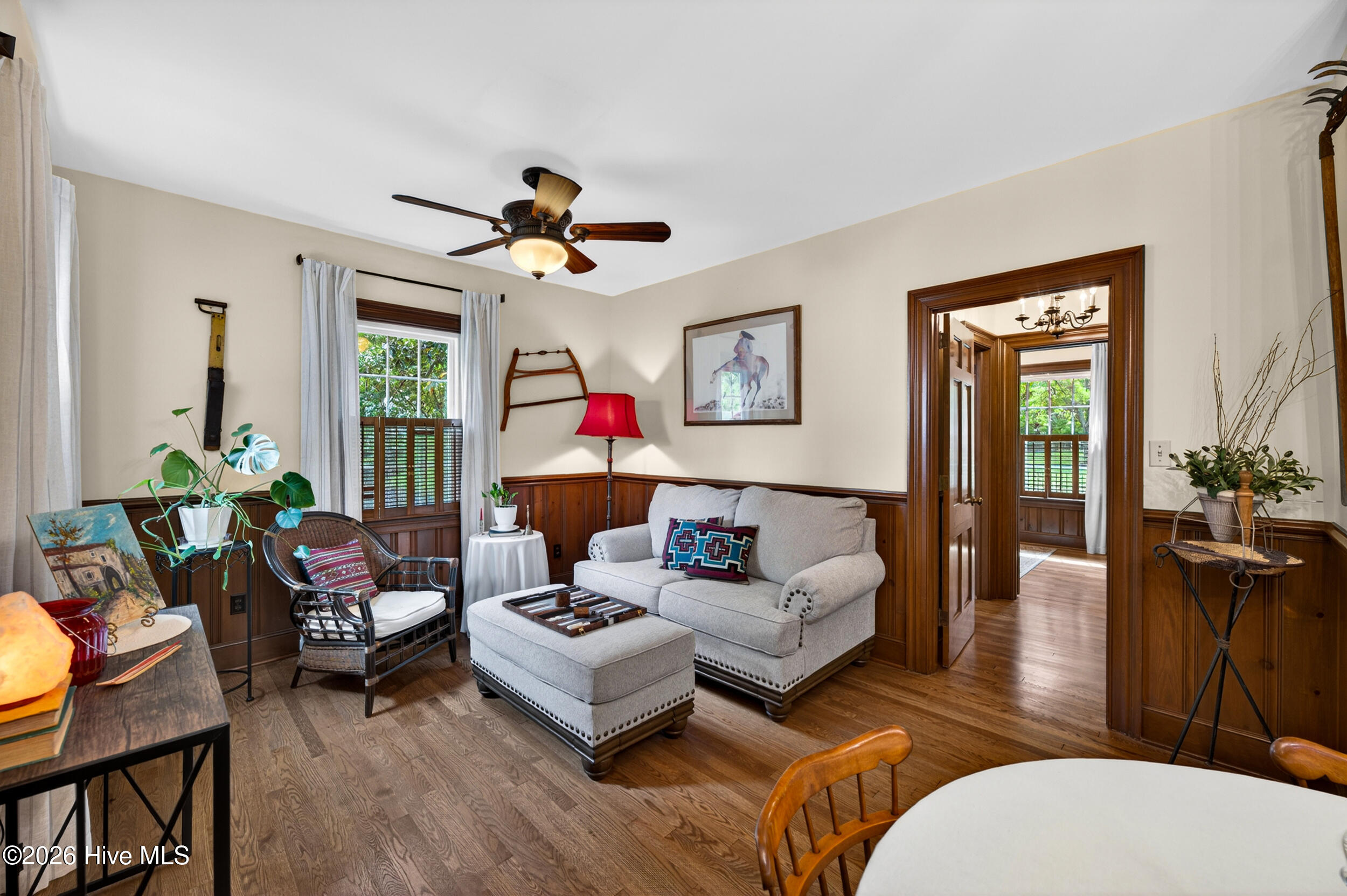 200 E Park Avenue Property Photo 14