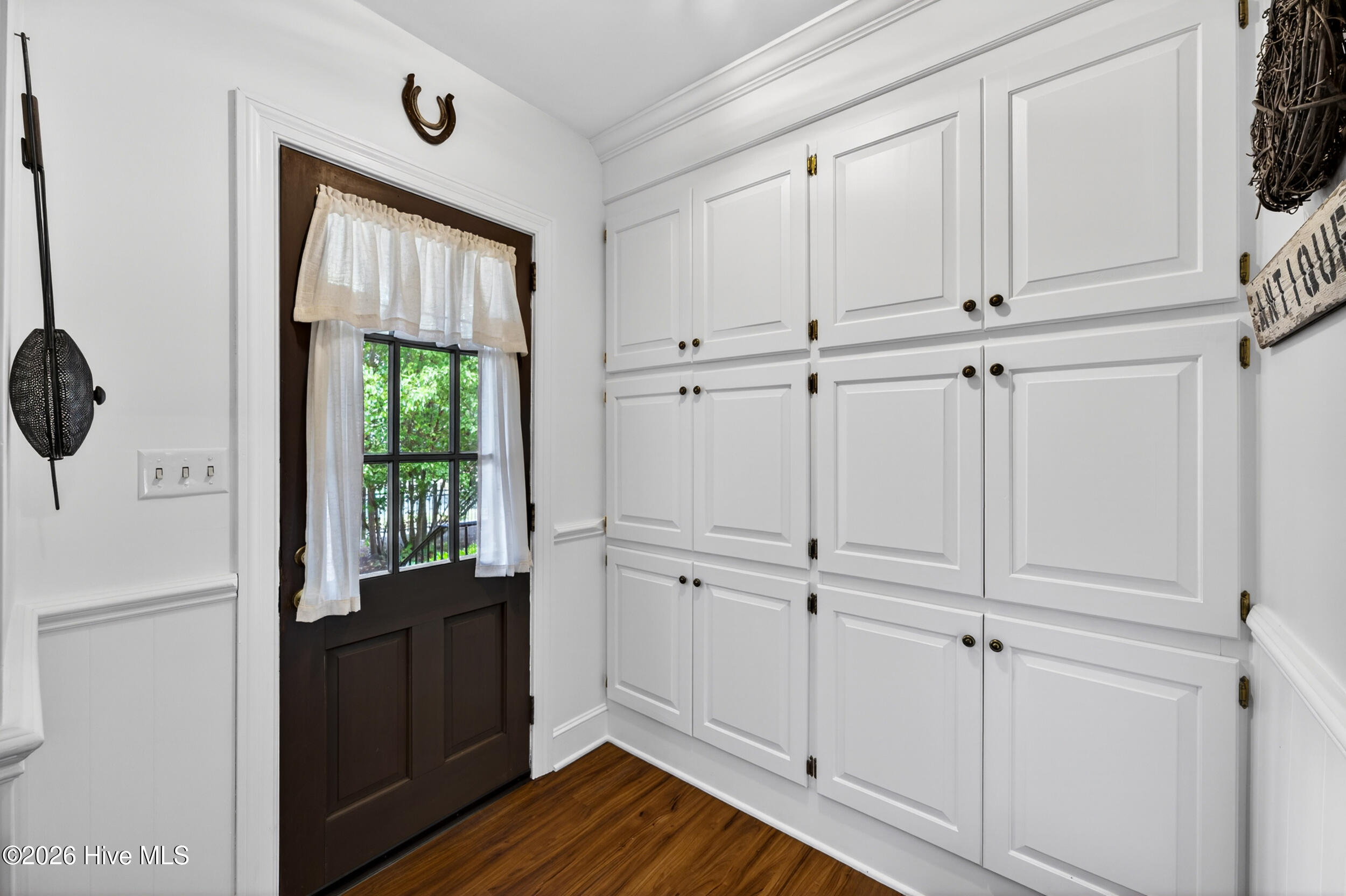 200 E Park Avenue Property Photo 19