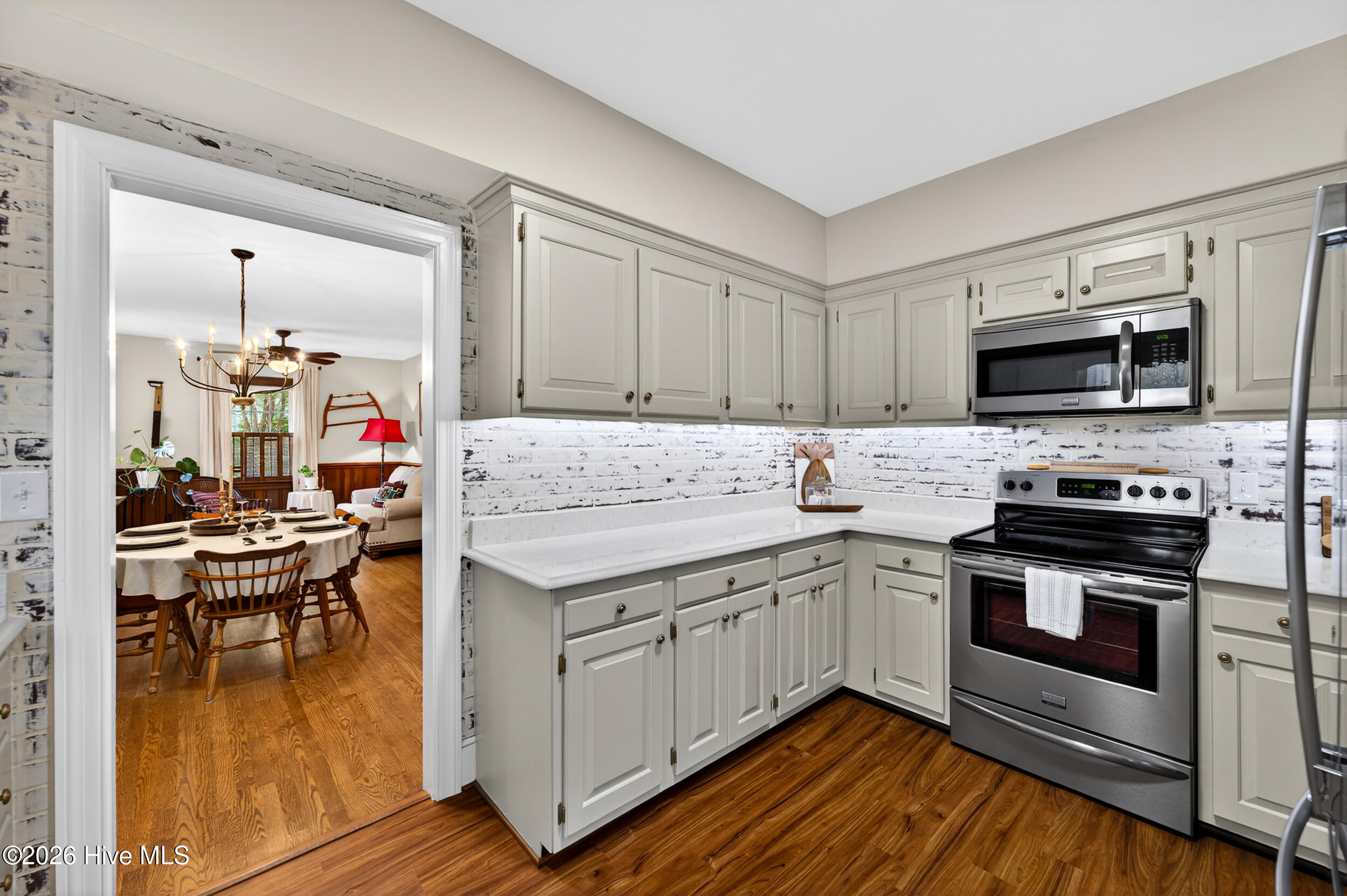 200 E Park Avenue Property Photo 23