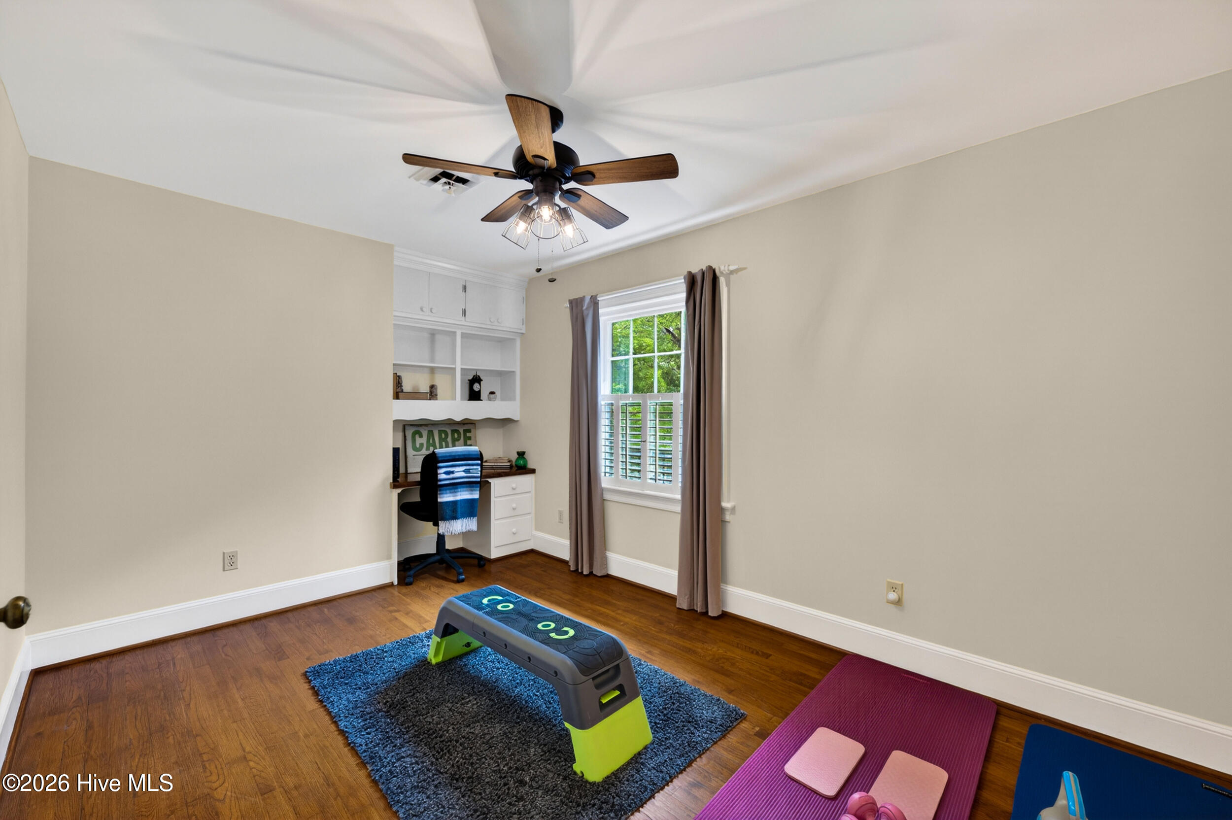 200 E Park Avenue Property Photo 32